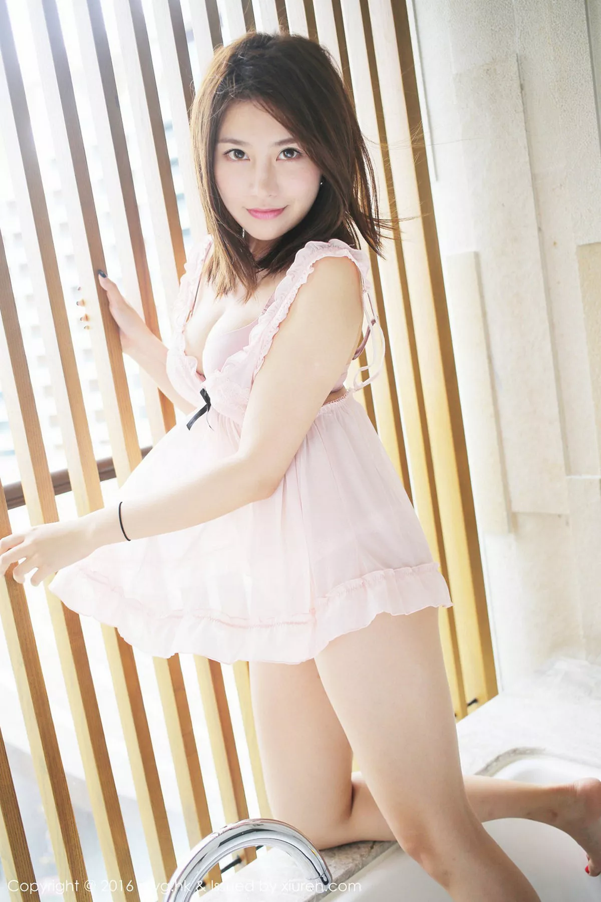 秀人集.com_[MyGirl美媛馆]Vol.228_许诺Sabrina三亚旅拍第2套浴室里粉红内衣秀豪乳写真60P