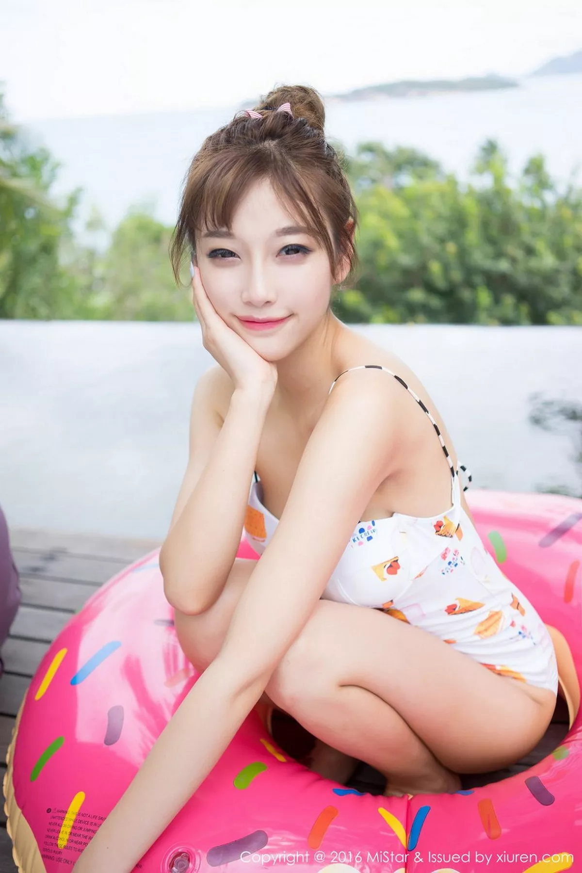 秀人集.com_[MiStar魅妍社]Vol.142_嫩模Sugar小甜心CC苏梅岛旅拍白衬衣黑裙下黑丝美腿性感写真50P