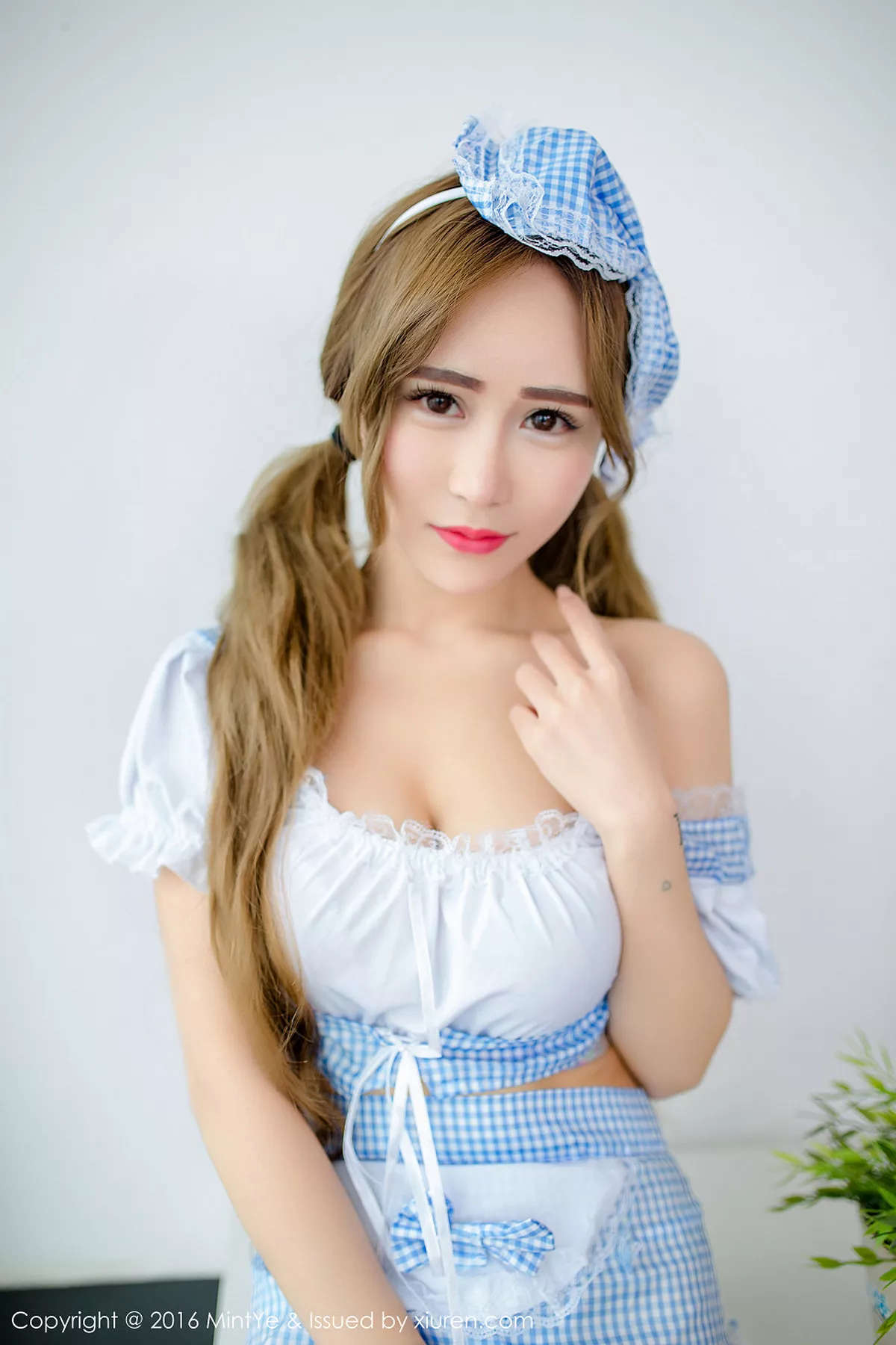 秀人集.com_[MintYe薄荷叶]Vol.001_嫩模何梦兮Stacy黑色蕾丝缕空情趣内衣秀白嫩翘臀诱惑写真71P