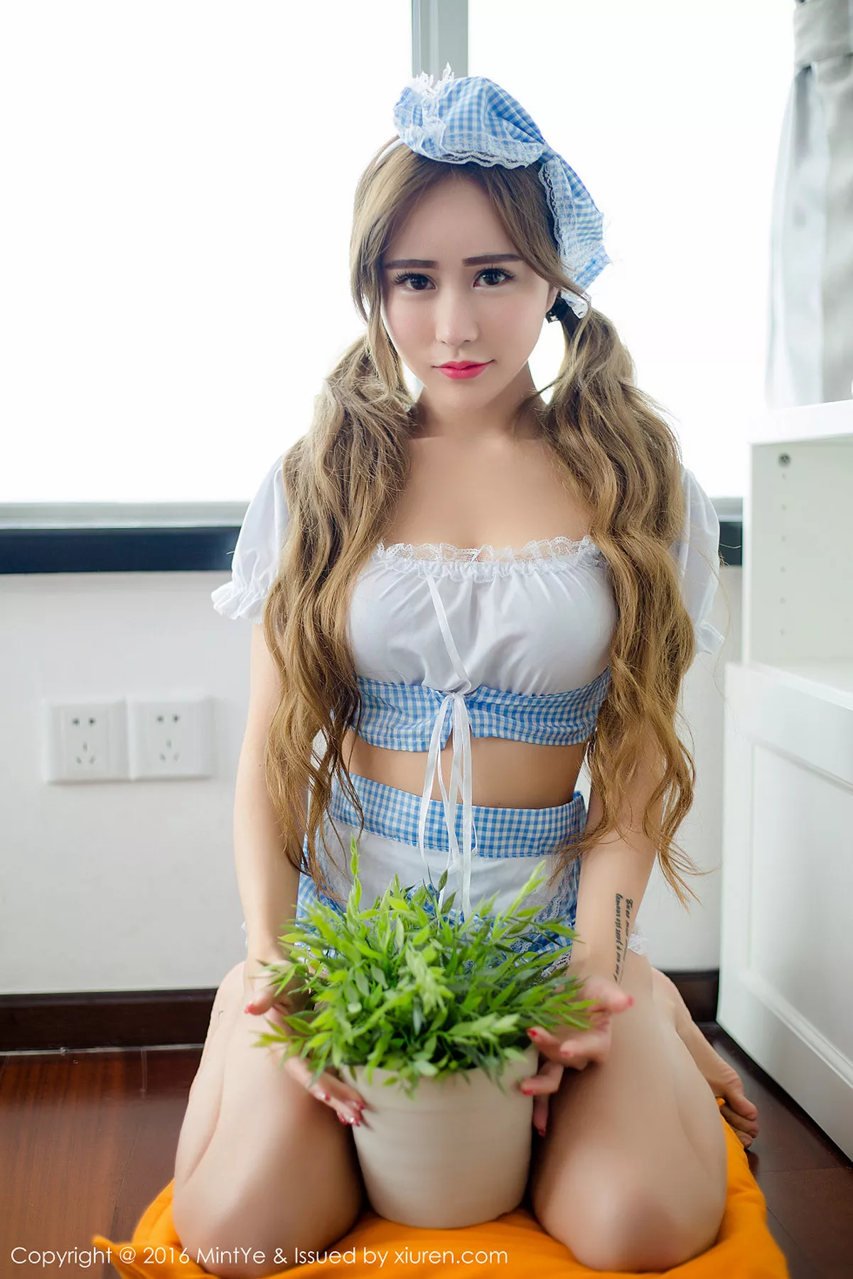 秀人集.com_[MintYe薄荷叶]Vol.001_嫩模何梦兮Stacy黑色蕾丝缕空情趣内衣秀白嫩翘臀诱惑写真71P