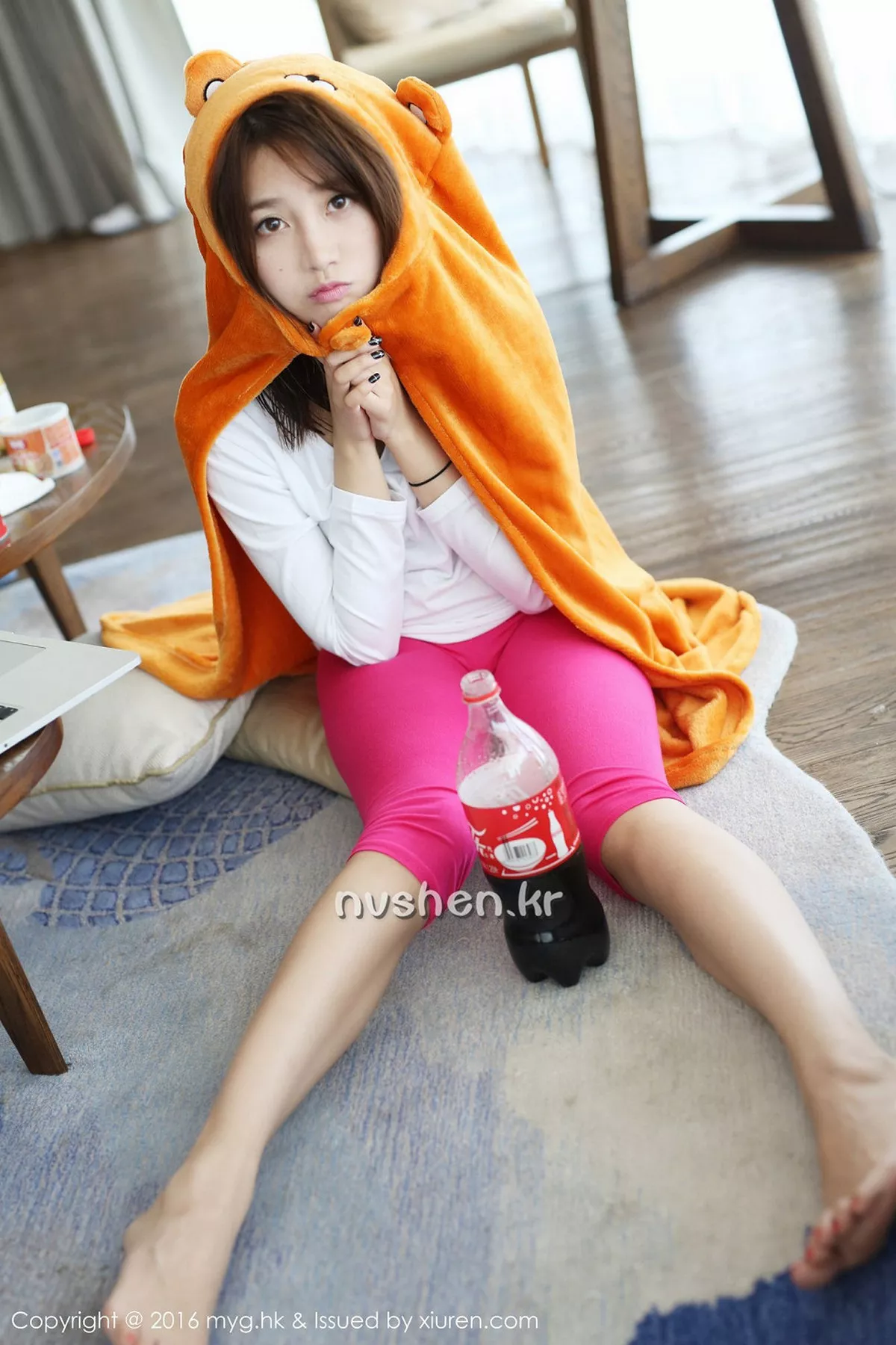 秀人集.com_[MyGirl美媛馆]Vol.233_嫩模许诺Sabrina居家私房护士装白色丝袜性感美腿写真64P