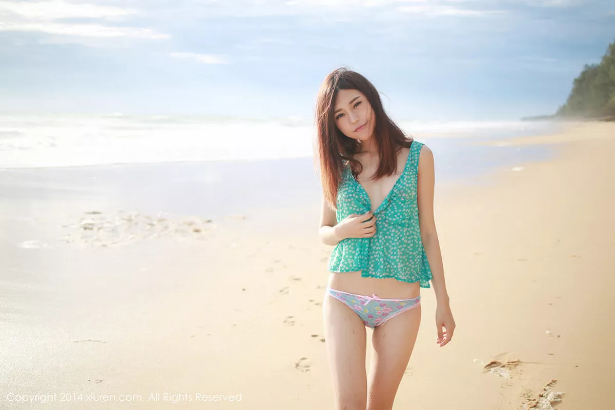 秀人集.com_[XiuRen秀人网]No.200_花仙子美女绮里嘉ula花色连身裙海边撩人风情性感写真69P