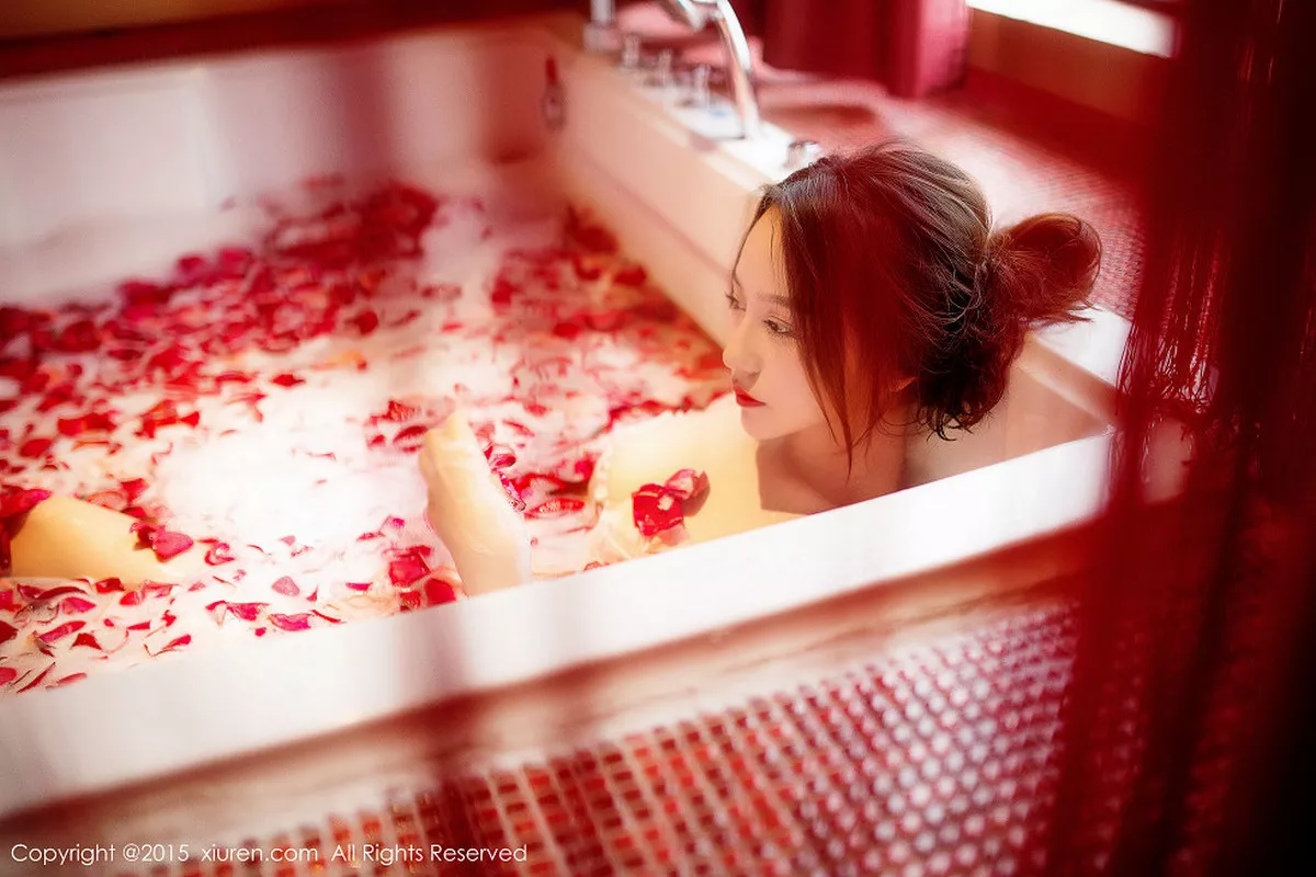 秀人集.com_[XiuRen秀人网]No.355_嫩模鱼猫盾i居家私房情趣内衣系列黑白系撩人火辣写真54P