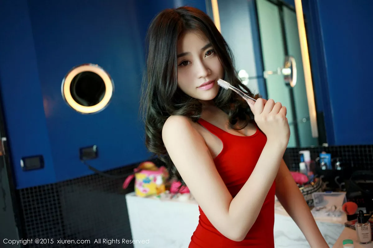 秀人集.com_[XiuRen秀人网]No.287_秀人嫩模许诺Sabrina花色睡裙居家床上迷人性感写真48P