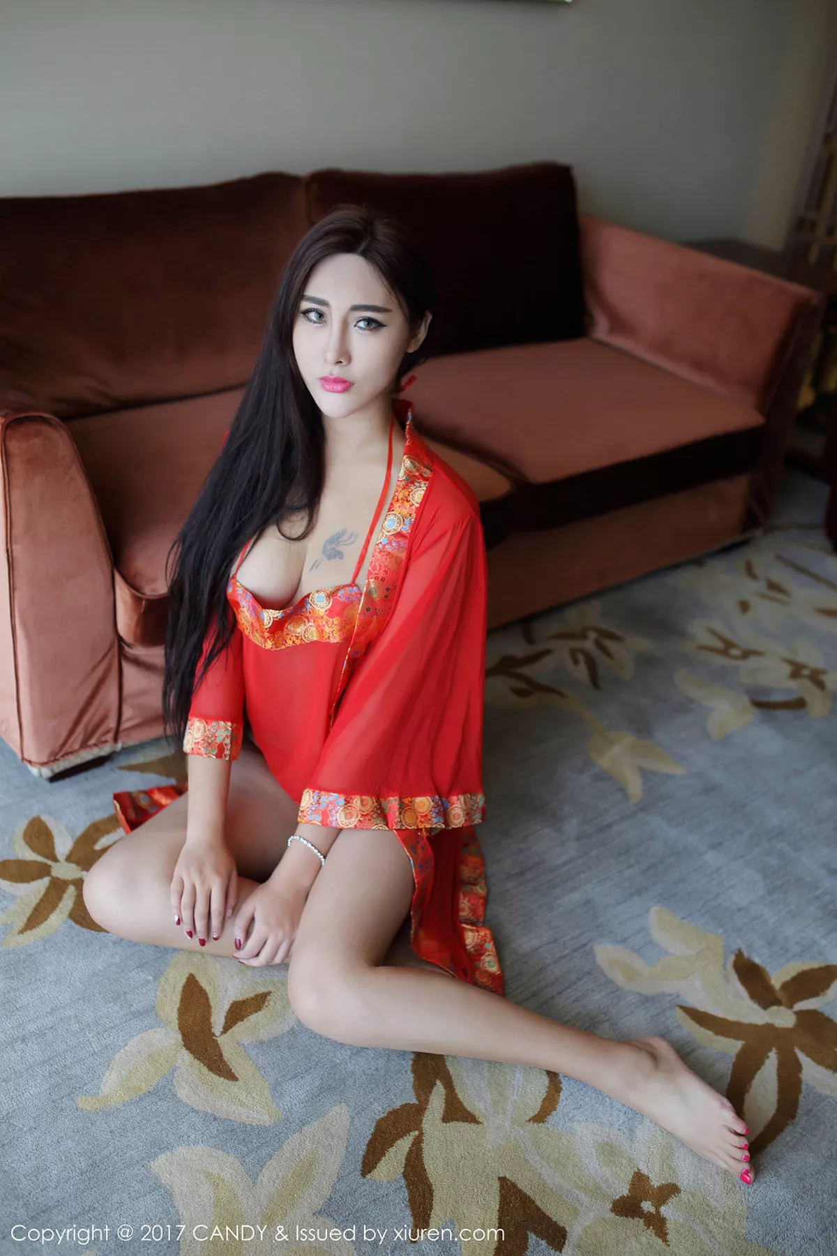 秀人集.com_[Candy糖果画报]Vol.006_魅惑女神FoxYini孟狐狸私房情趣内衣半露豪乳诱惑写真53P