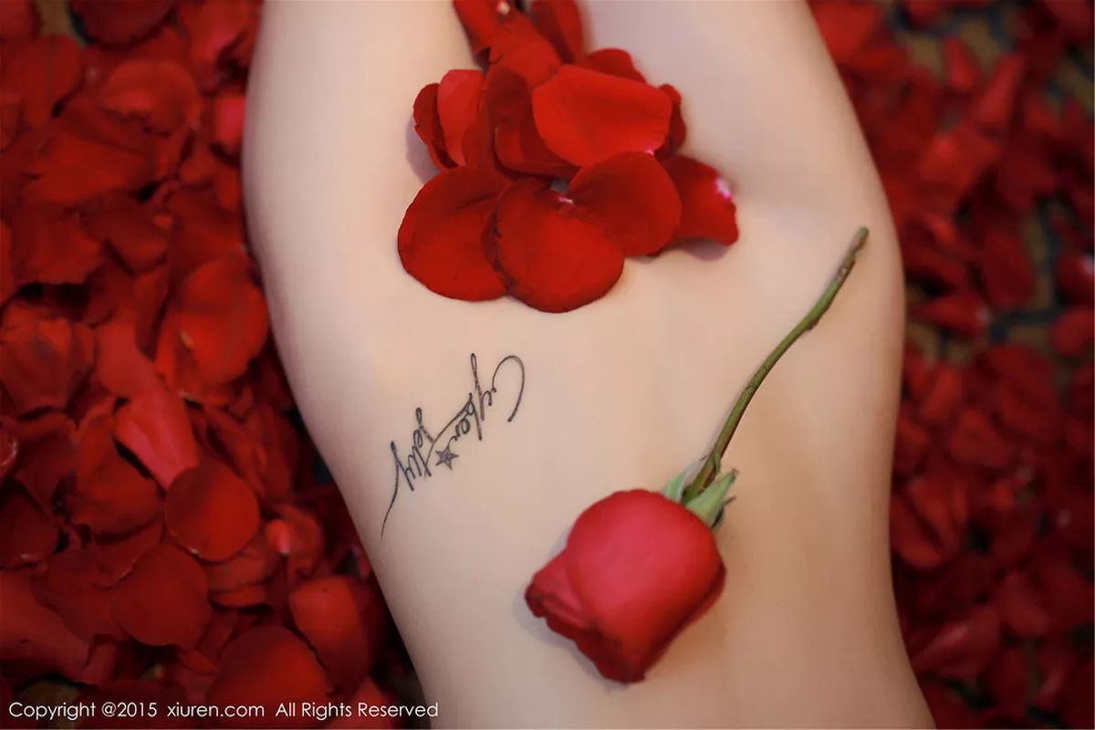 秀人集.com_[XiuRen秀人网]No.276_嫩模CyberJelly霜爷黑色蕾丝内衣玫瑰花香艳诱惑写真63P