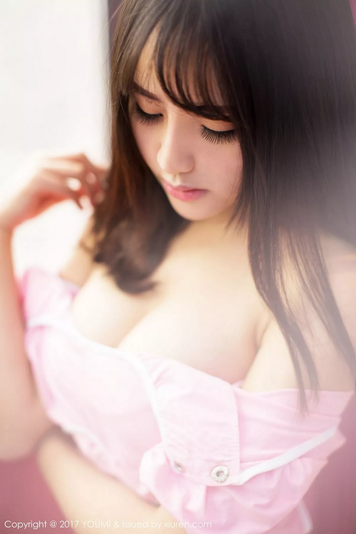 秀人集.com_[YouMi尤蜜荟]Vol.012_清纯美女思淇Sukiiii私房护士装白色蕾丝筒袜性感写真45P