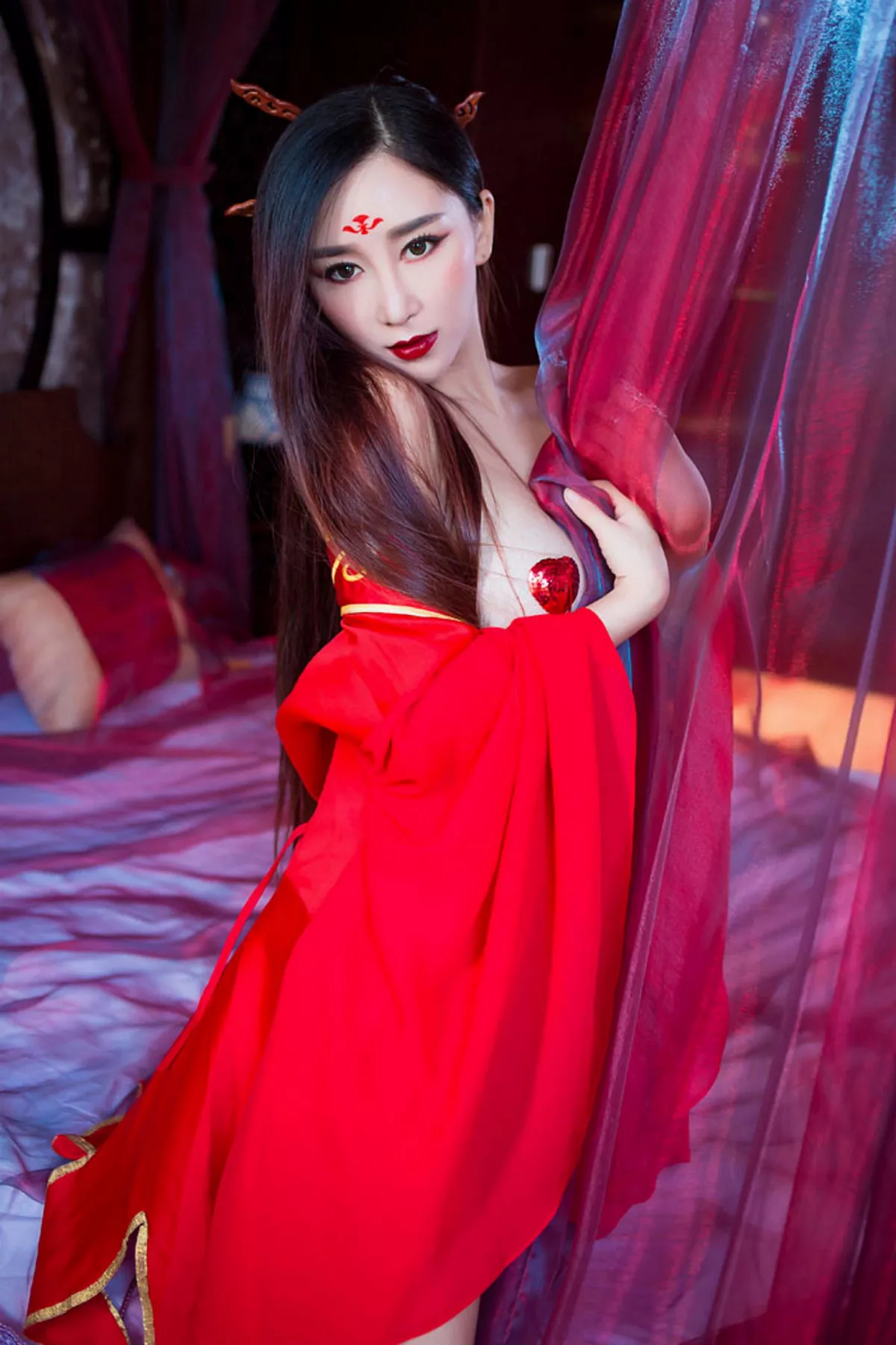 秀人集.com_[XiuRen秀人网]No.382_嫩模邹晶晶《花千骨魔化》COS七夕福利红色小内裤诱惑写真57P