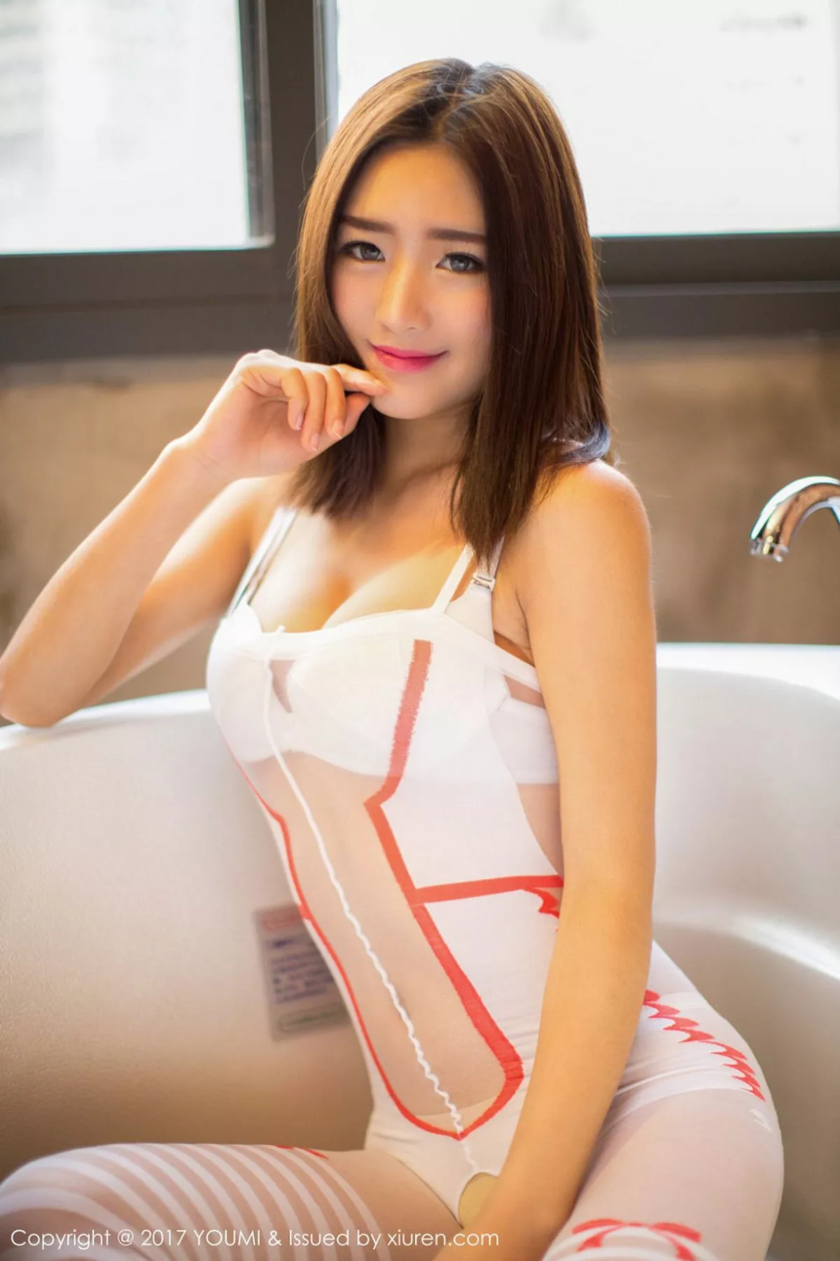 秀人集.com_[YouMi尤蜜荟]Vol.015_嫩模周琰琳LIN居家私房透视连体情趣衣秀完美身材诱惑写真48P
