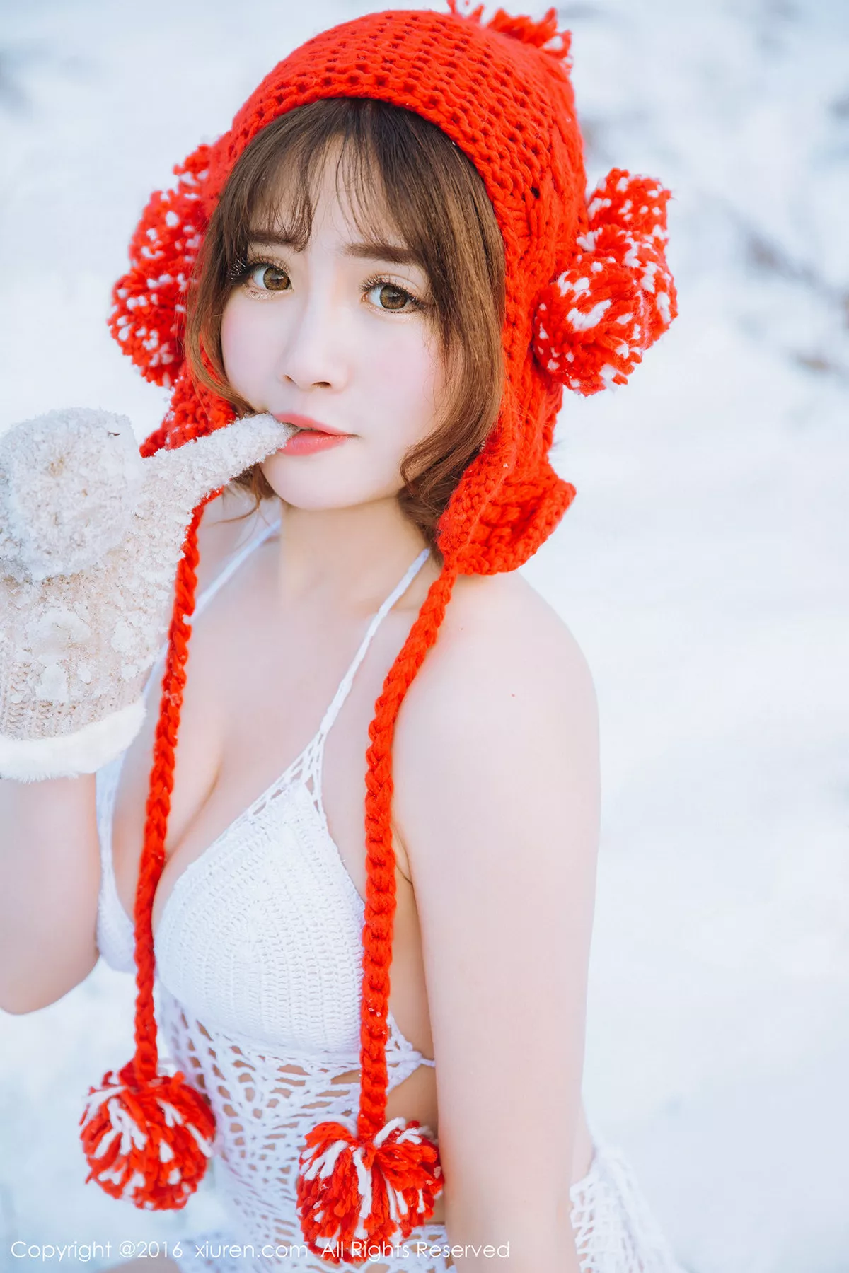 秀人集.com_[XiuRen秀人网]No.484_嫩模徐cake雪地里白色缕空毛衣美丽冻人秀豪乳写真35P