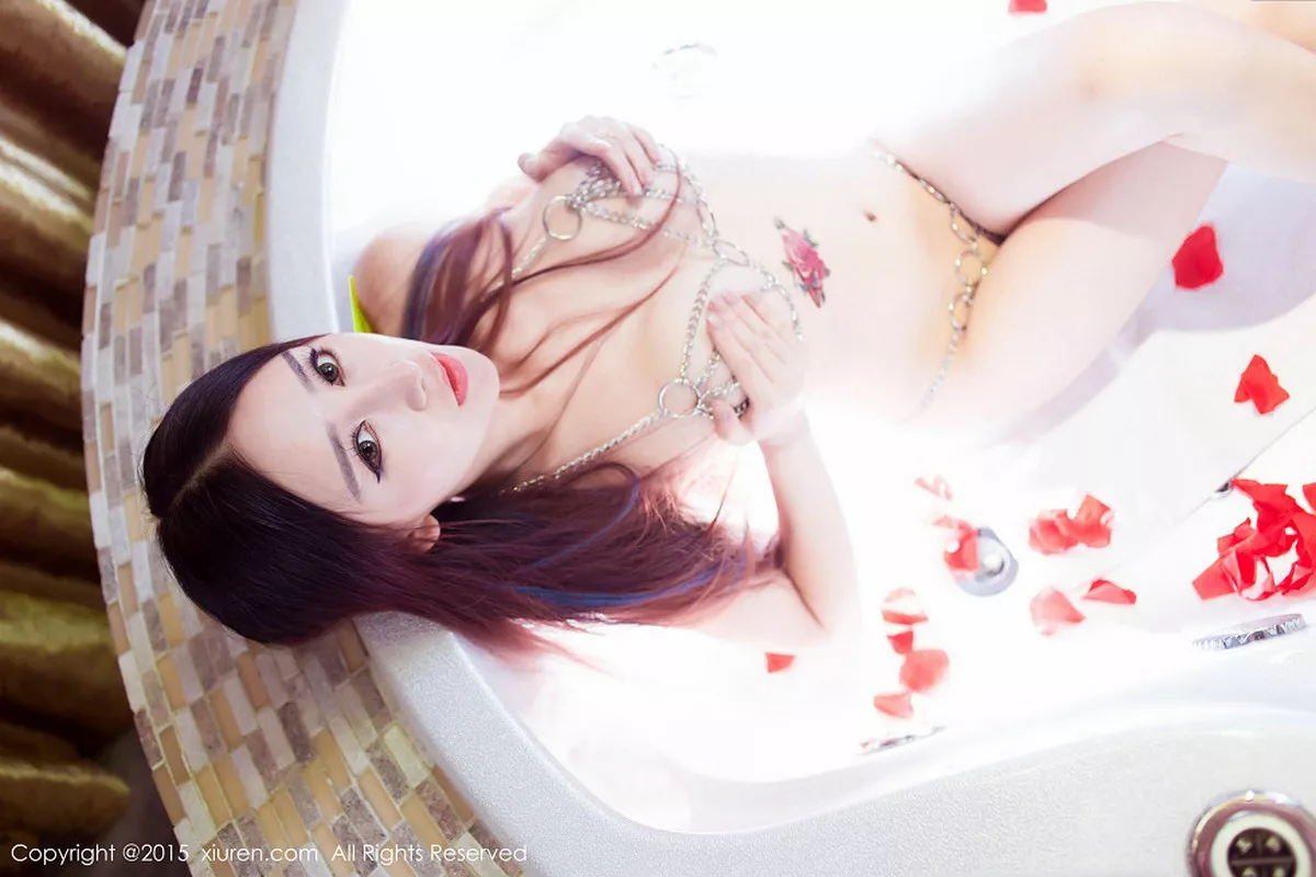 秀人集.com_[XiuRen秀人网]No.411_嫩模邹晶晶女王红色内衣秀美乳丁字裤美腿诱惑写真49P