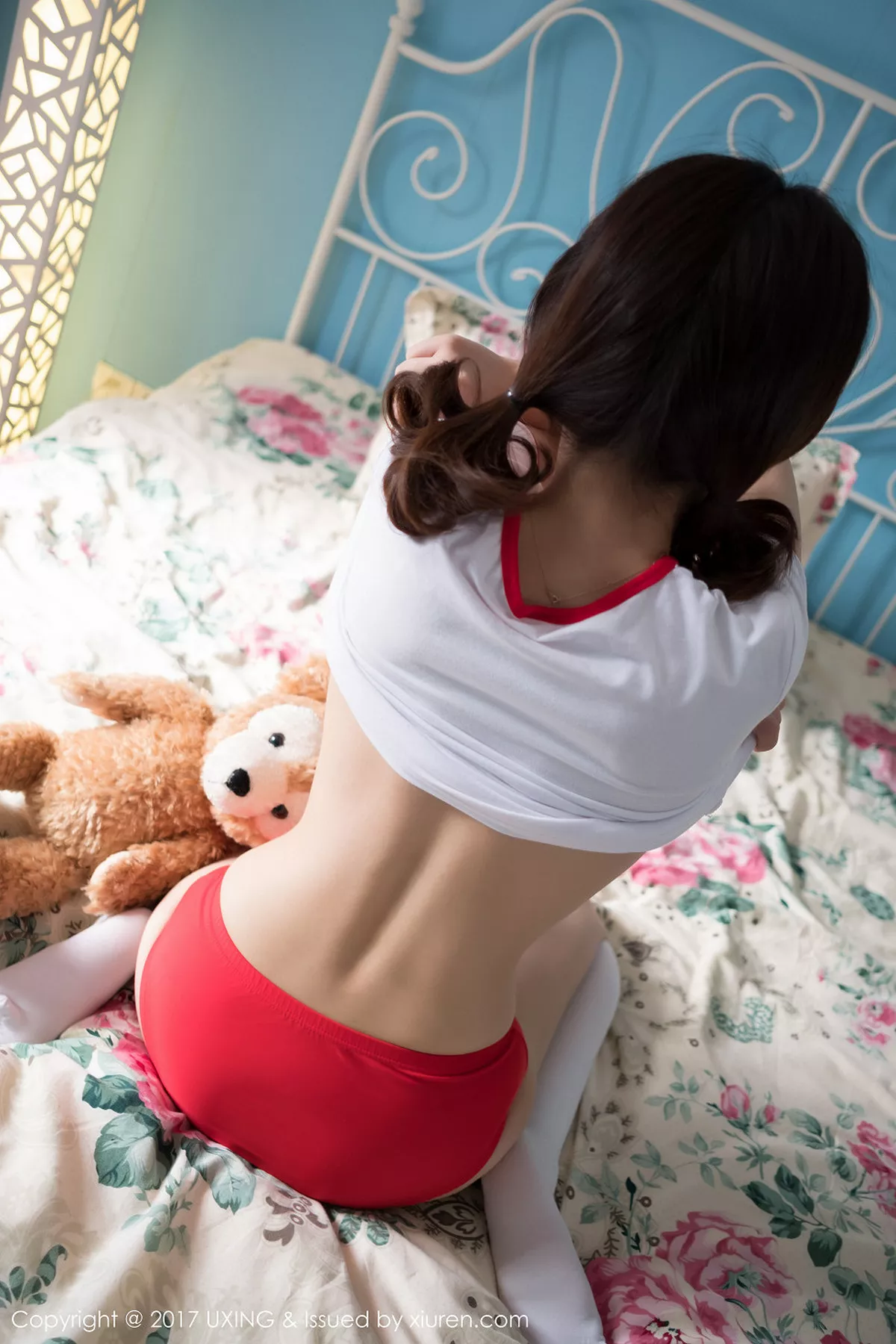 秀人集.com_[UXING优星馆]Vol.040_嫩模K8傲娇萌萌Vivian居家大床上体操服可爱萌动写真60P