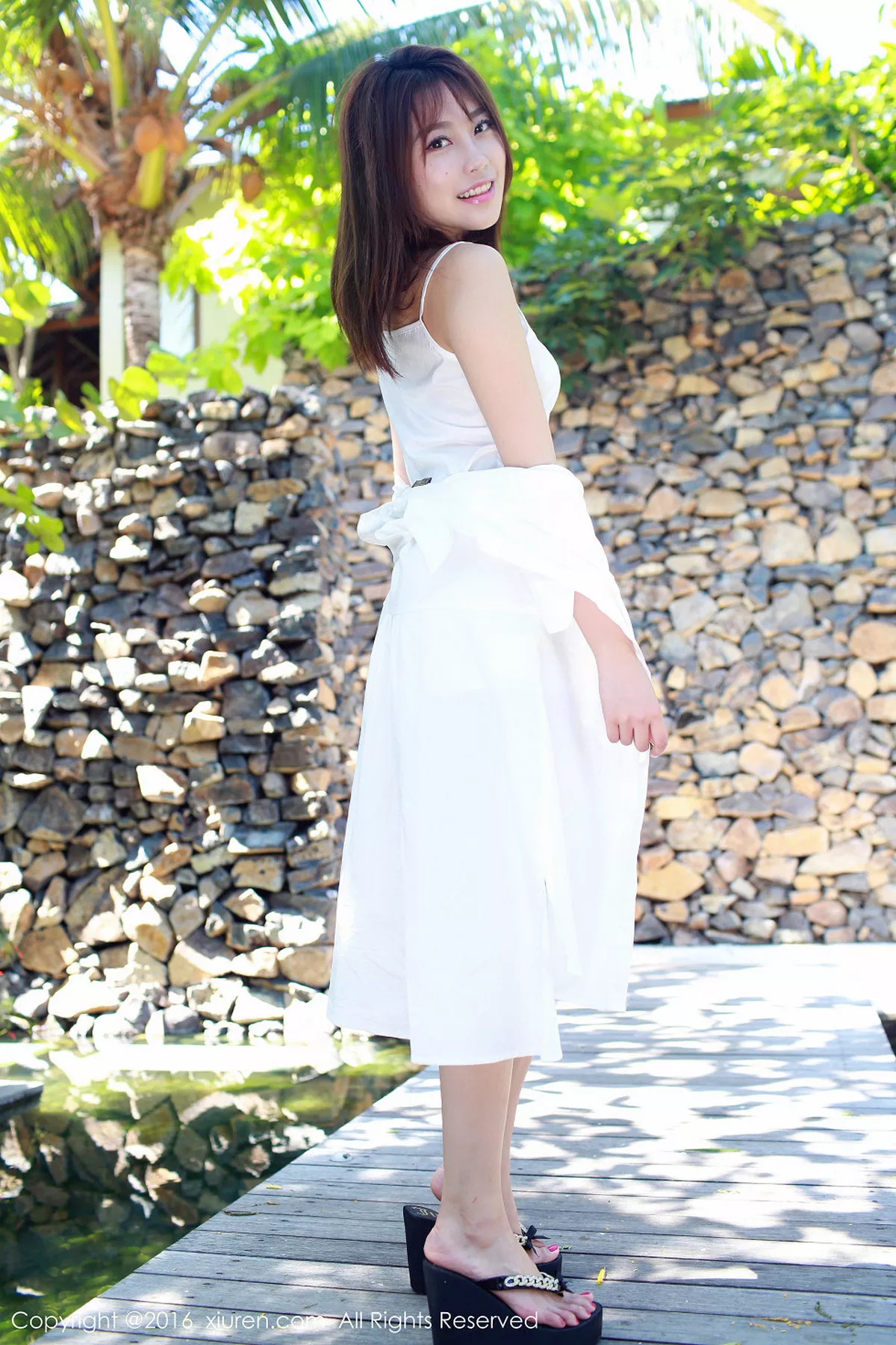 秀人集.com_[XiuRen秀人网]No.562_嫩模许诺Sabrina巴厘岛旅拍邻家女孩清纯花色连身短裙写真53P