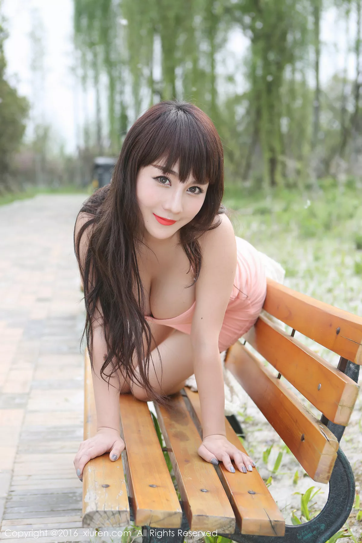 秀人集.com_[XiuRen秀人网]No.529_嫩模陈巧蓓isabella粉红低胸连体裙秀F杯豪乳诱惑写真55P