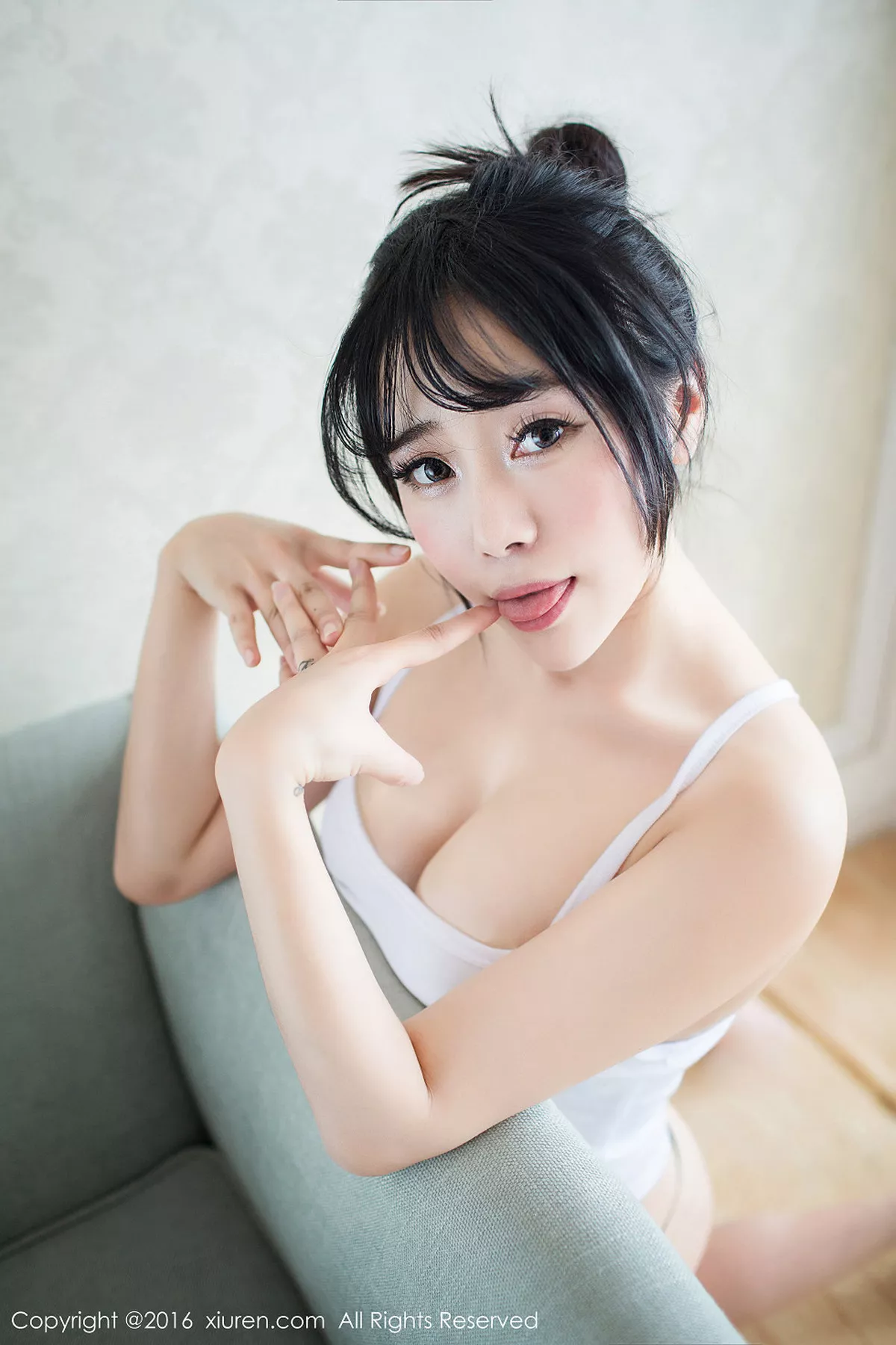 秀人集.com_[XiuRen秀人网]No.550_嫩模兜豆靓Youlina香蕉小护士撩人姿势完美诱惑写真63P