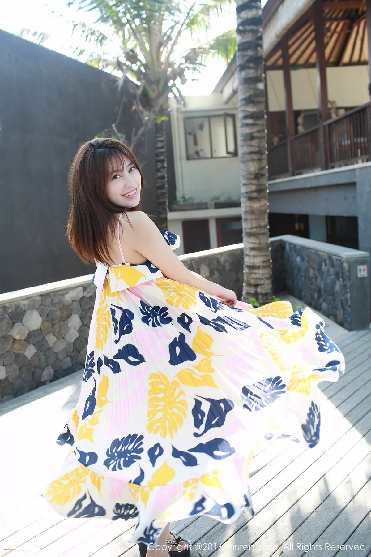 秀人集.com_[XiuRen秀人网]No.542_嫩模许诺Sabrina巴厘岛旅拍黄色短裤秀白嫩美腿性感写真47P