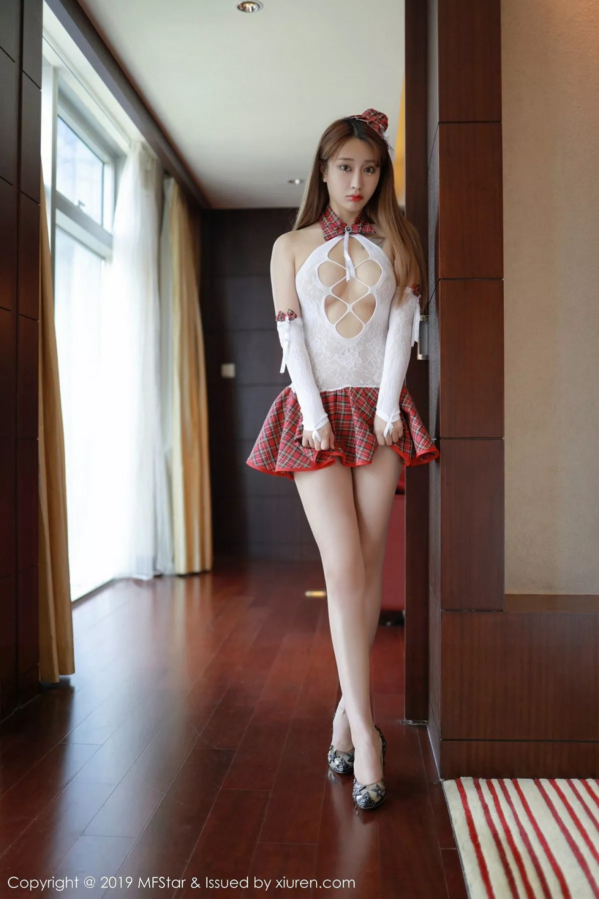 秀人集.com_[MFStar模范学院]Vol.208_嫩模Betty林子欣性感学生制服缕空内衣秀火辣身材诱惑写真43P