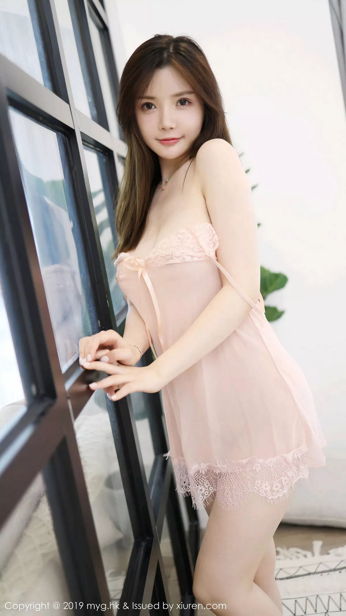 秀人集.com_[MyGirl美媛馆]Vol.378_巨乳妹子糯美子Mini私房粉色清透内衣秀火辣身材诱惑写真60P