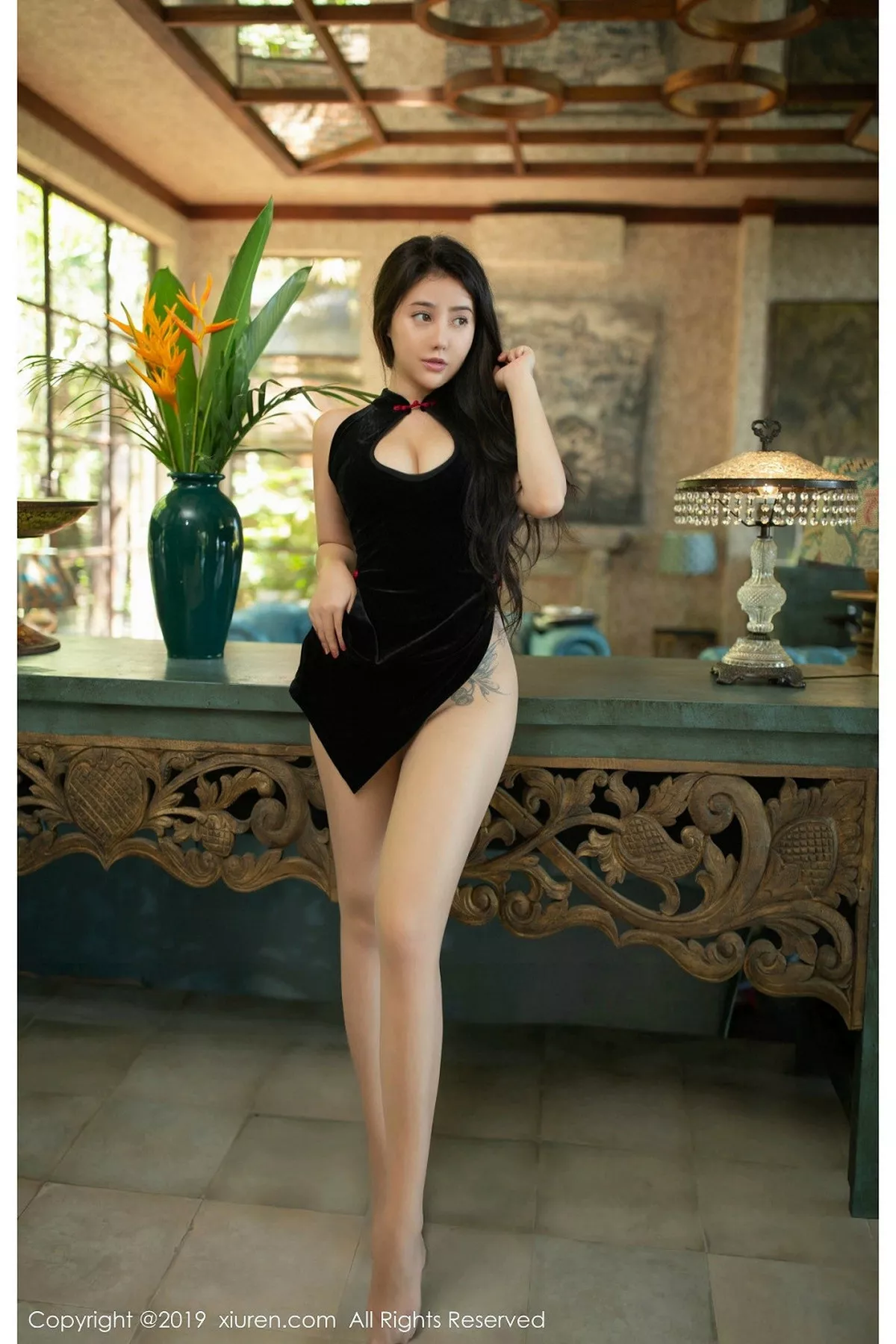 秀人集.com_[XiuRen秀人网]No.1638_女神Manuela玛鲁娜巴厘岛旅拍私房无内肉丝裤袜秀翘臀诱惑写真53P