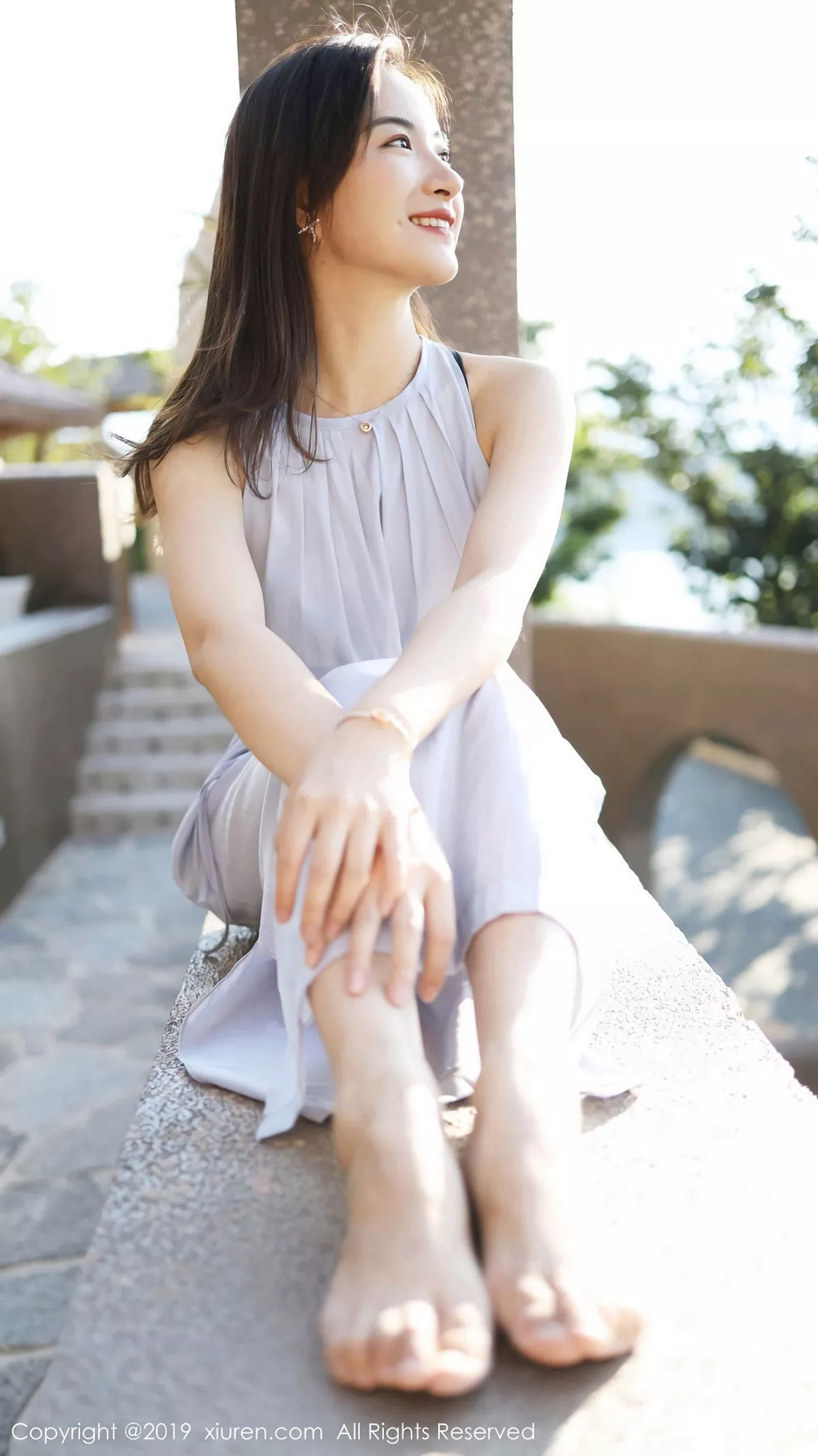 秀人集.com_[XiuRen秀人网]No.1660_嫩模艺儿拿铁户外白色长裙清新甜美风格靓丽迷人写真57P