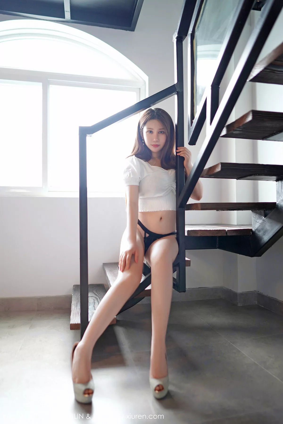 秀人集.com_[FeiLin嗲囡囡]Vol.204_嫩模李清婳私房缕空开档连体黑丝秀完美身材撩人诱惑写真40P