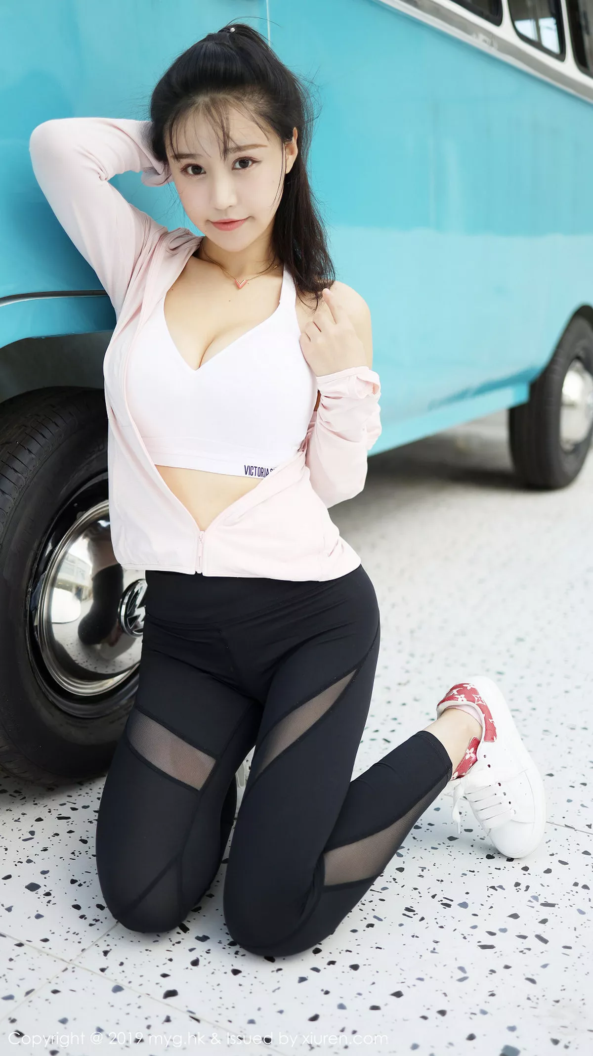 秀人集.com_[MyGirl美媛馆]Vol.387_女神Flower朱可儿户外运动装半脱秀蕾丝内裤惹火诱惑写真75P