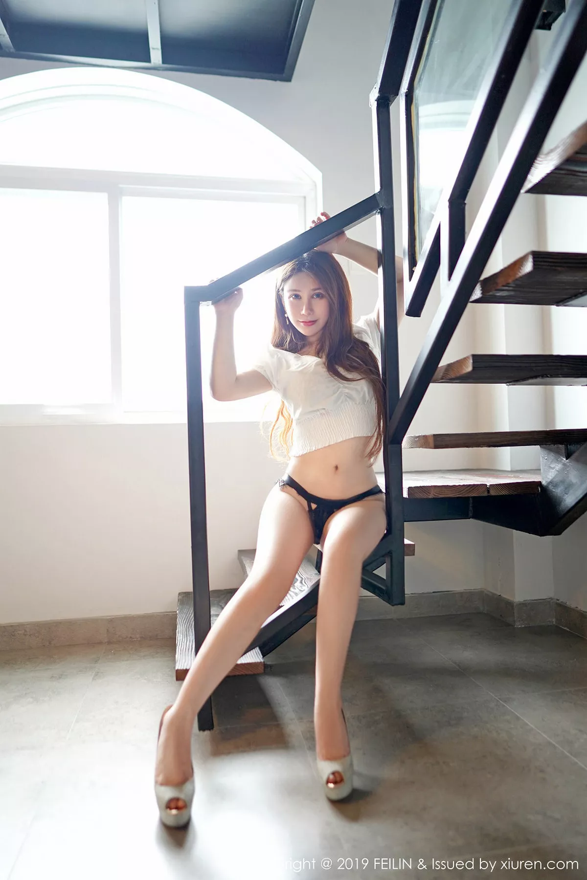 秀人集.com_[FeiLin嗲囡囡]Vol.204_嫩模李清婳私房缕空开档连体黑丝秀完美身材撩人诱惑写真40P