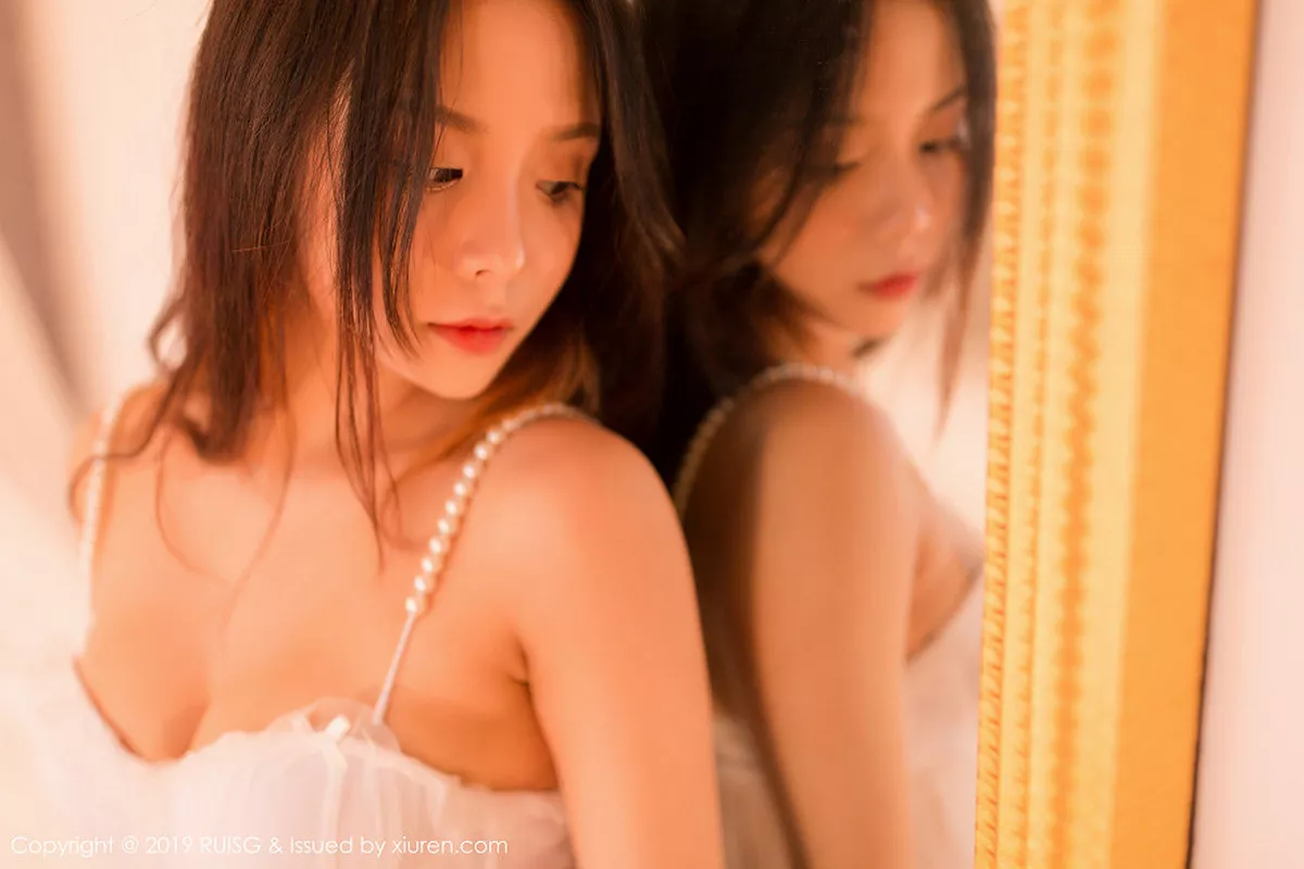 秀人集.com_[RUISG瑞丝馆]Vol.081_嫩模木木夕Mmx私房性感白色薄纱内衣秀完美身材诱惑写真46P