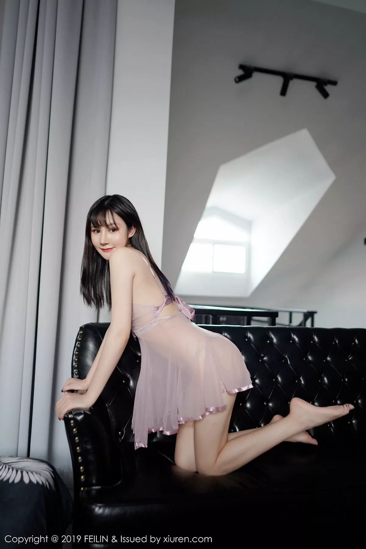秀人集.com_[FeiLin嗲囡囡]Vol.202_新人嫩模青妍Celina居家私房透视薄纱内衣撩人诱惑写真54P
