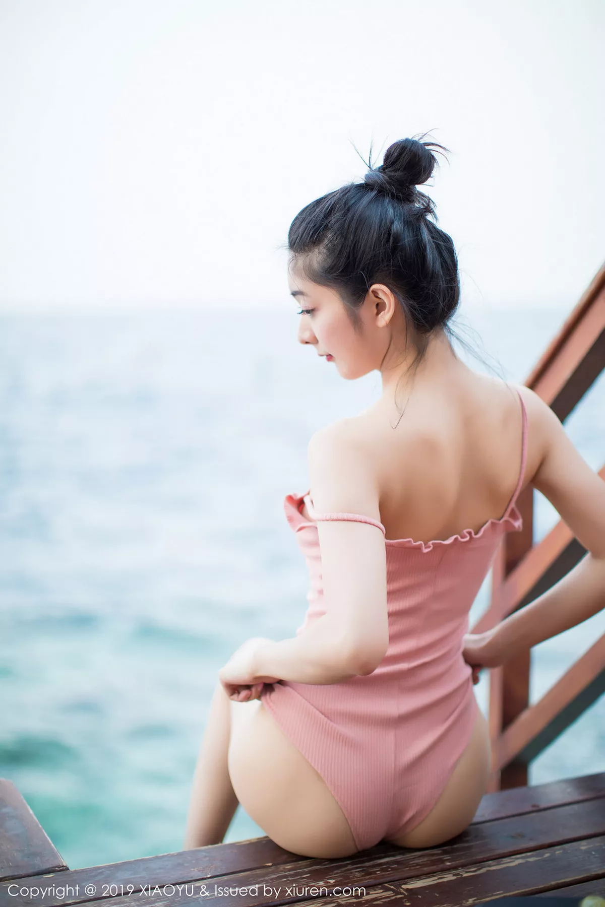 秀人集.com_[XiaoYu画语界]Vol.150_女神Angela喜欢猫马尔代夫旅拍粉色吊带内衣惹人诱惑写真66P