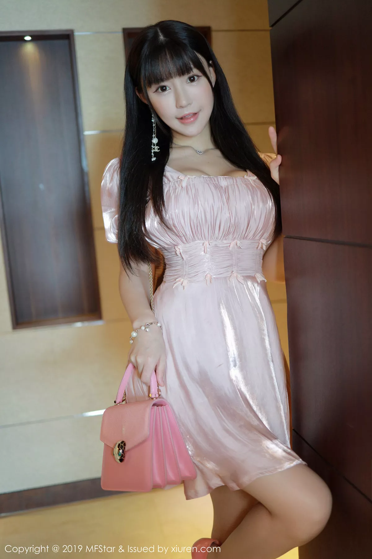 秀人集.com_[MFStar模范学院]Vol.217_女神Flower朱可儿粉色连身裙全脱秀性感内衣完美诱惑写真90P