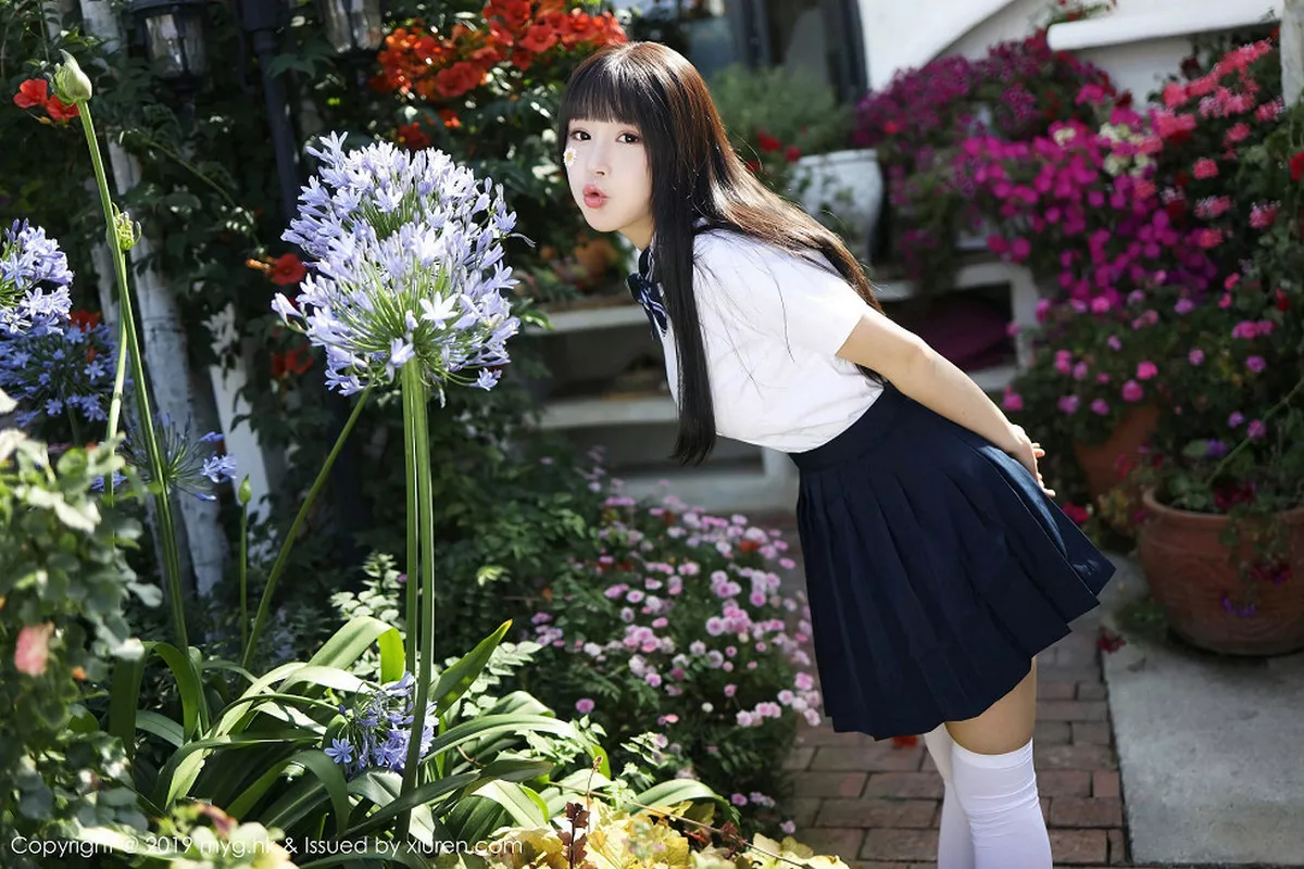 秀人集.com_[MyGirl美媛馆]Vol.394_女神Flower朱可儿大理旅拍户外学生装大胆撩裙诱惑写真54P