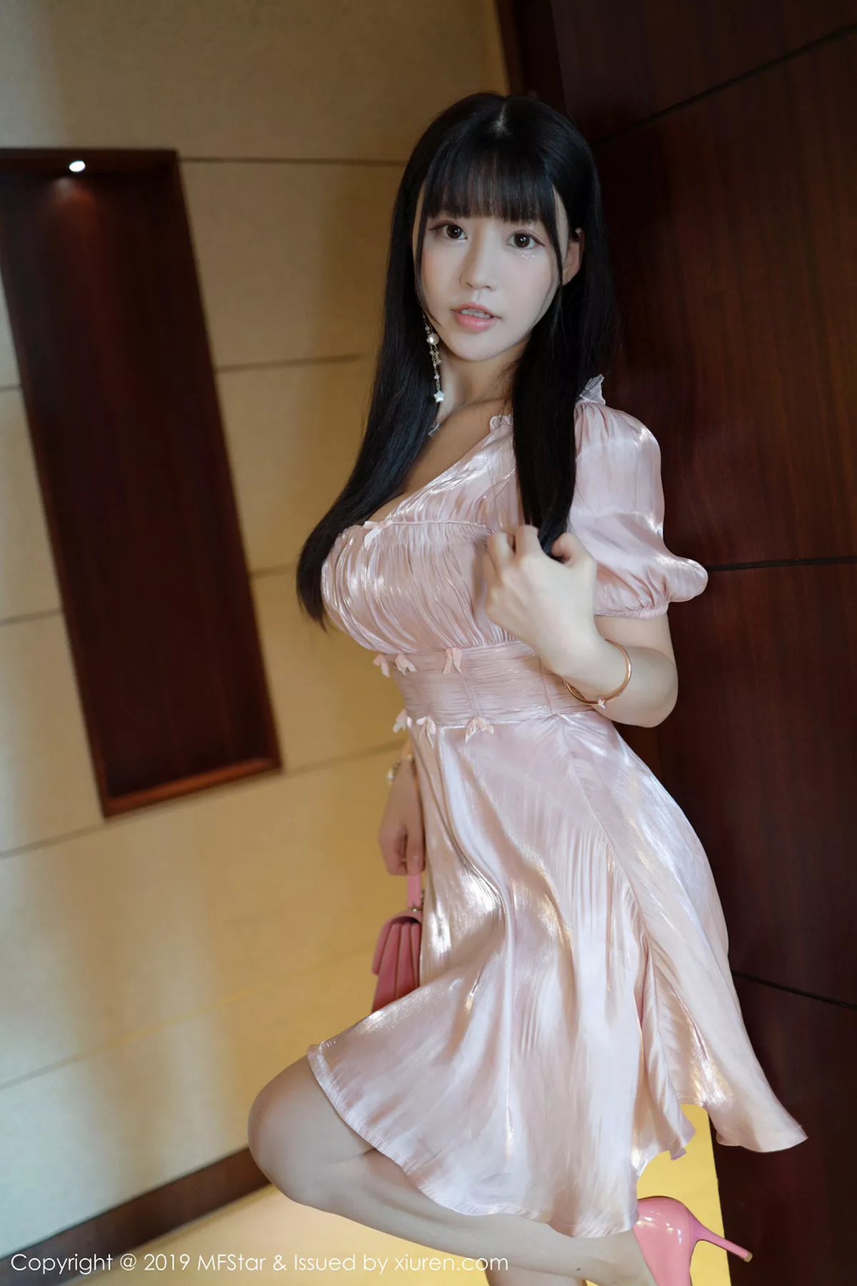 秀人集.com_[MFStar模范学院]Vol.217_女神Flower朱可儿粉色连身裙全脱秀性感内衣完美诱惑写真90P