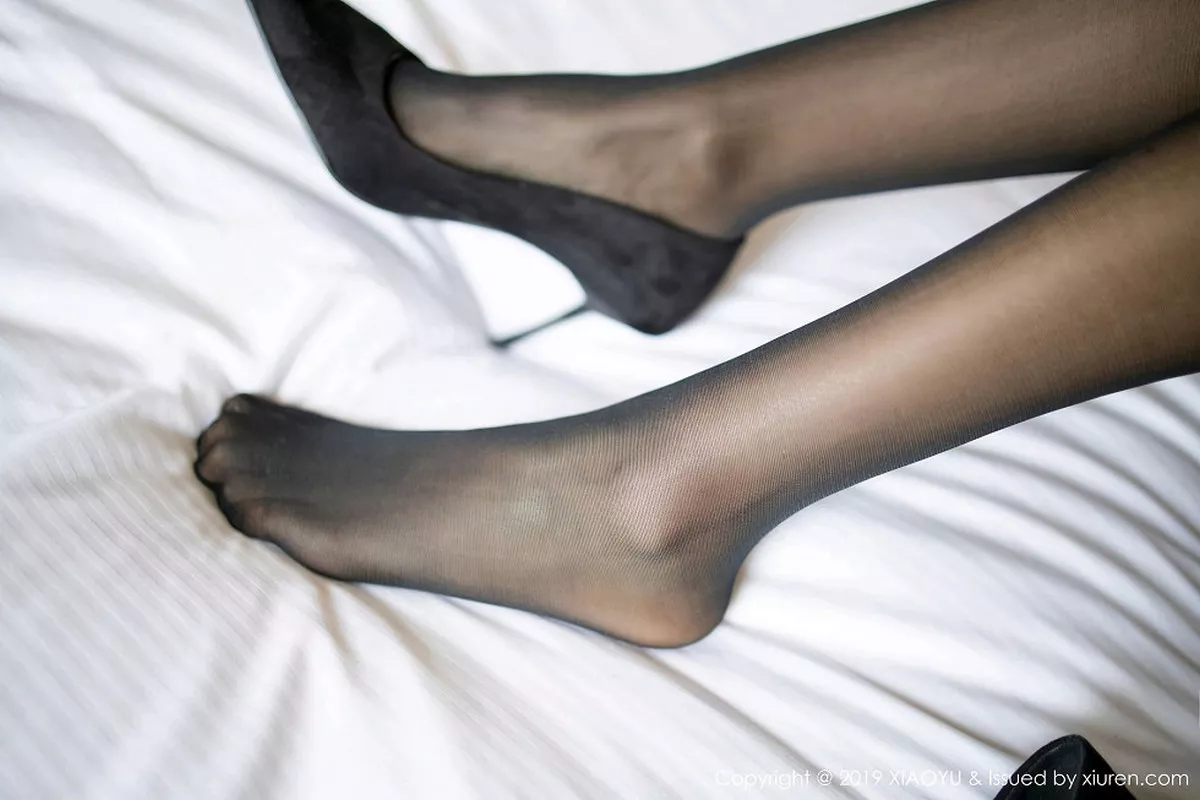 秀人集.com_[XiaoYu画语界]Vol.166_嫩模nova李雅猩红典雅长裙半脱露傲人豪乳遮点极致诱惑写真72P