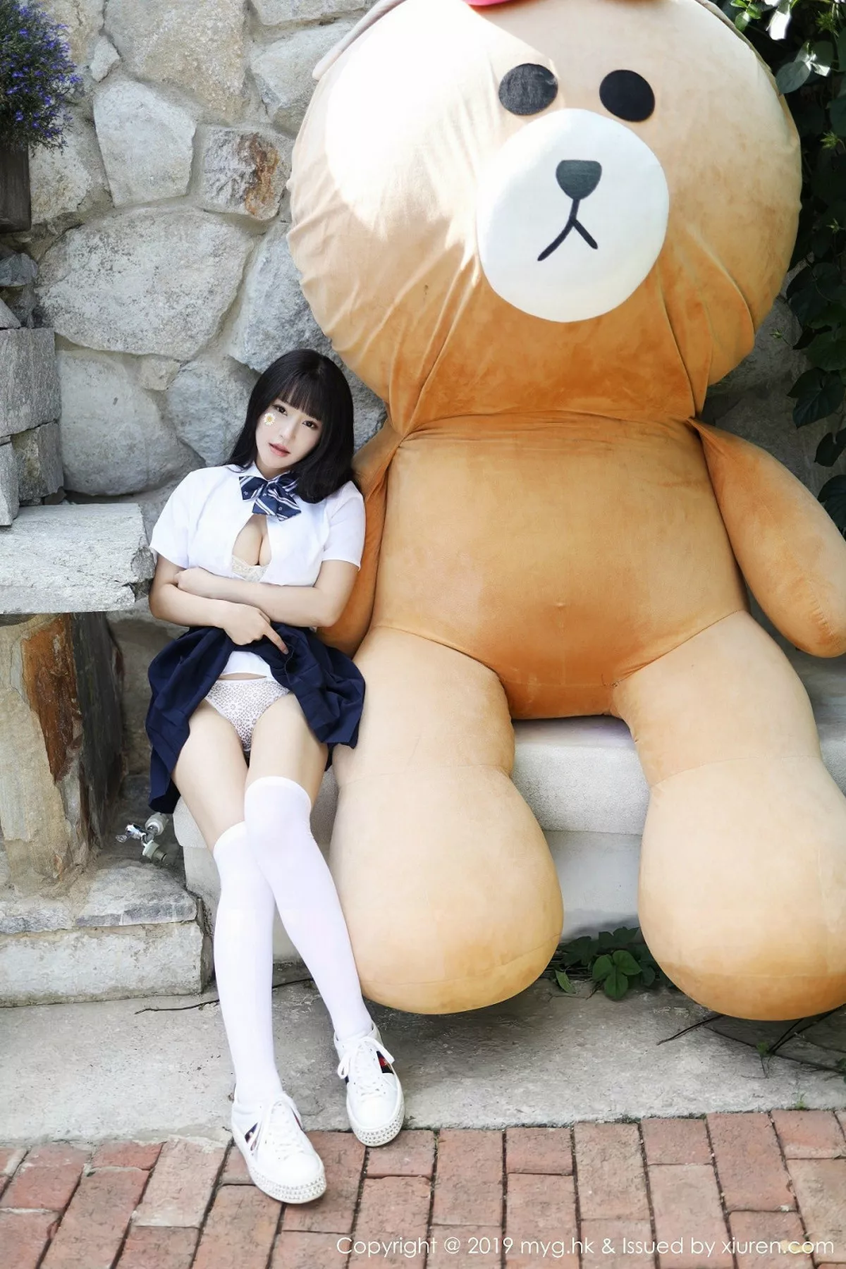 秀人集.com_[MyGirl美媛馆]Vol.394_女神Flower朱可儿大理旅拍户外学生装大胆撩裙诱惑写真54P