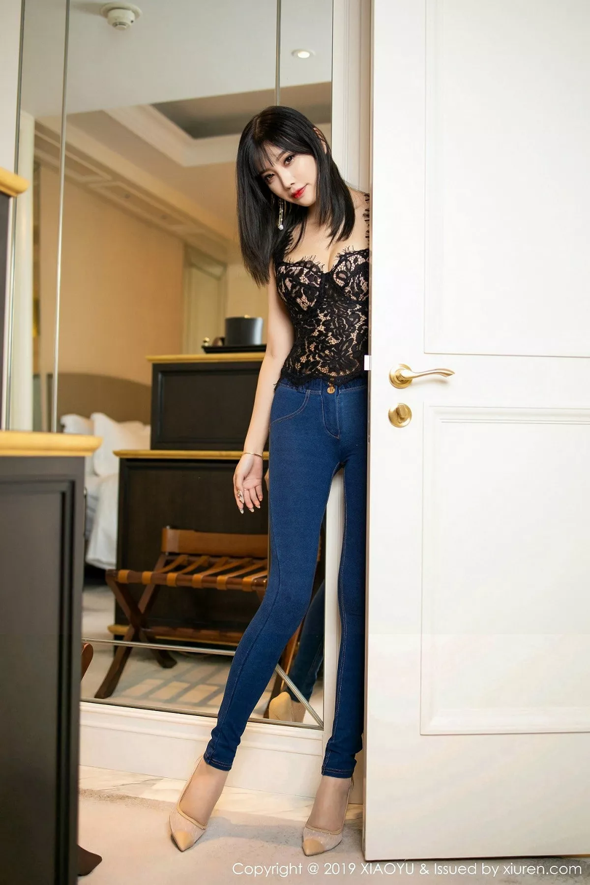 秀人集.com_[XiaoYu画语界]Vol.157_女神杨晨晨sugar海南旅拍私房蕾丝内衣配无内肉丝裤袜诱惑写真78P