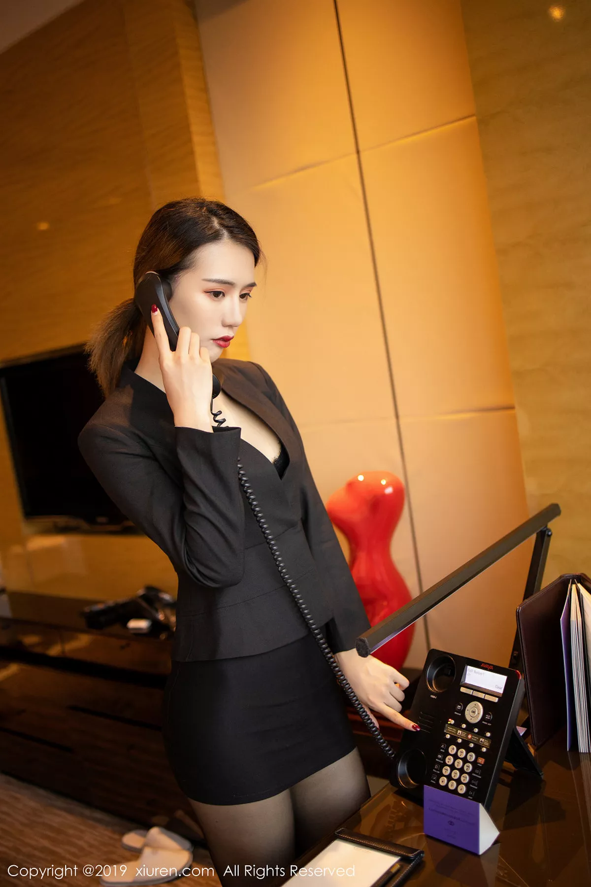 秀人集.com_[XiuRen秀人网]No.1706_嫩模BABY_柒私房眼镜OL黑丝秘书装扮秀苗条身材美腿诱惑写真75P