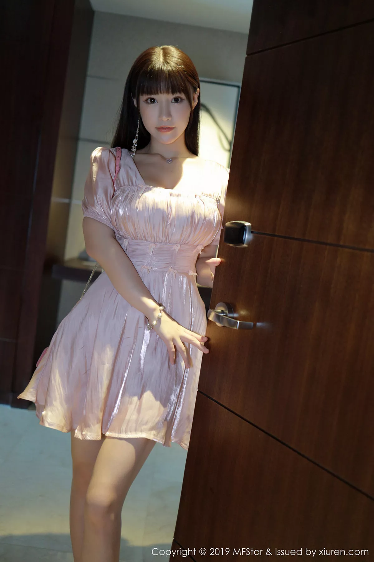 秀人集.com_[MFStar模范学院]Vol.217_女神Flower朱可儿粉色连身裙全脱秀性感内衣完美诱惑写真90P