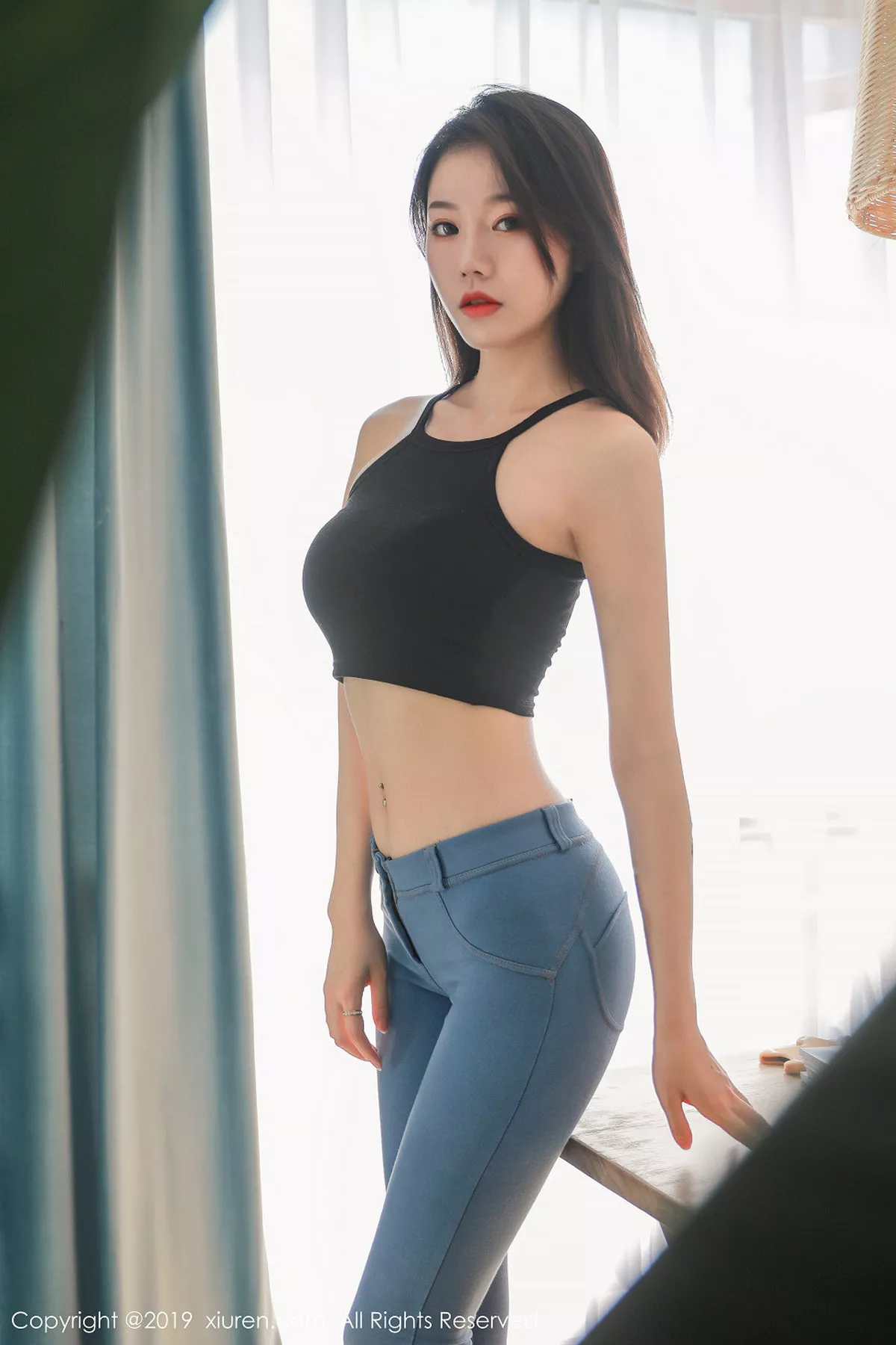 秀人集.com_[XiuRen秀人网]No.1698_女神YUNDUOER牛仔裤秀完美曲线半脱露豪乳极致诱惑写真54P