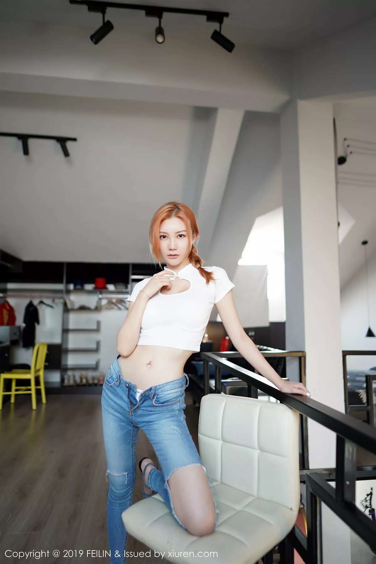 秀人集.com_[FeiLin嗲囡囡]Vol.212_嫩模爱丽儿私房性感黑色内衣配紧身牛仔裤秀完美身材写真40P