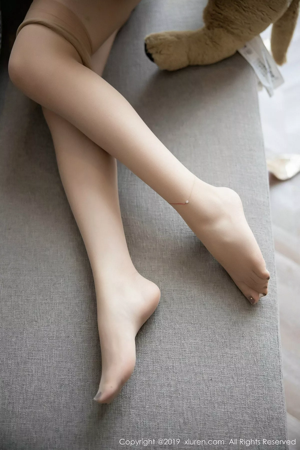 秀人集.com_[XiuRen秀人网]No.1742_女神芝芝Booty私房粉色短裙半脱露无内肉丝裤袜秀翘臀诱惑写真87P