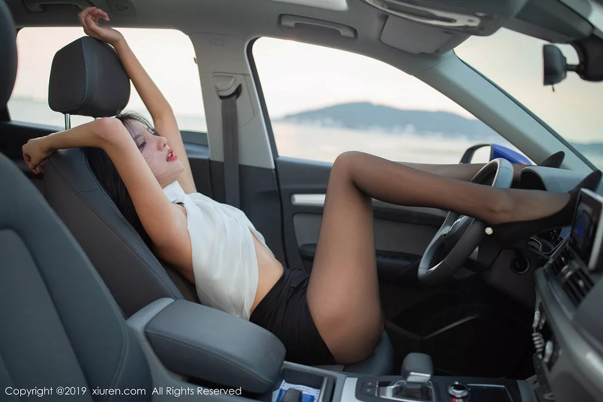 秀人集.com_[XiuRen秀人网]No.1768_嫩模就是阿朱啊户外车拍系列超薄无内黑丝秀翘臀极致诱惑写真87P