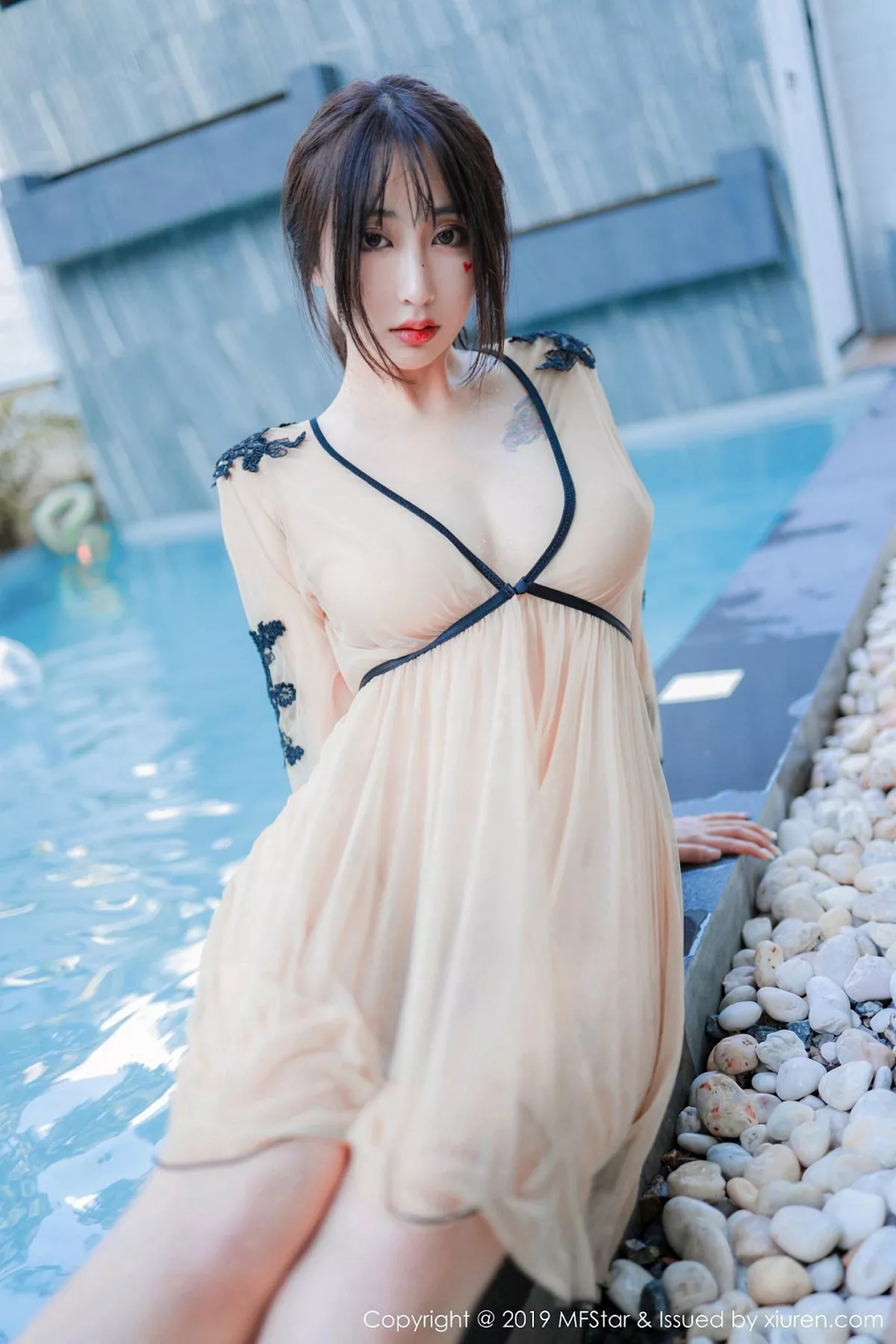 秀人集.com_[MFStar模范学院]Vol.230_嫩模Betty林子欣泰国清迈旅拍泳池出浴美人湿身诱惑写真62P