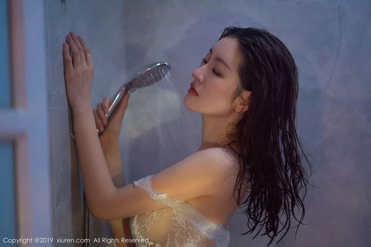 秀人集.com_[XiuRen秀人网]No.1784_嫩模沈梦瑶浴室里真空透视薄纱裙湿身秀火辣身材撩人诱惑写真42P