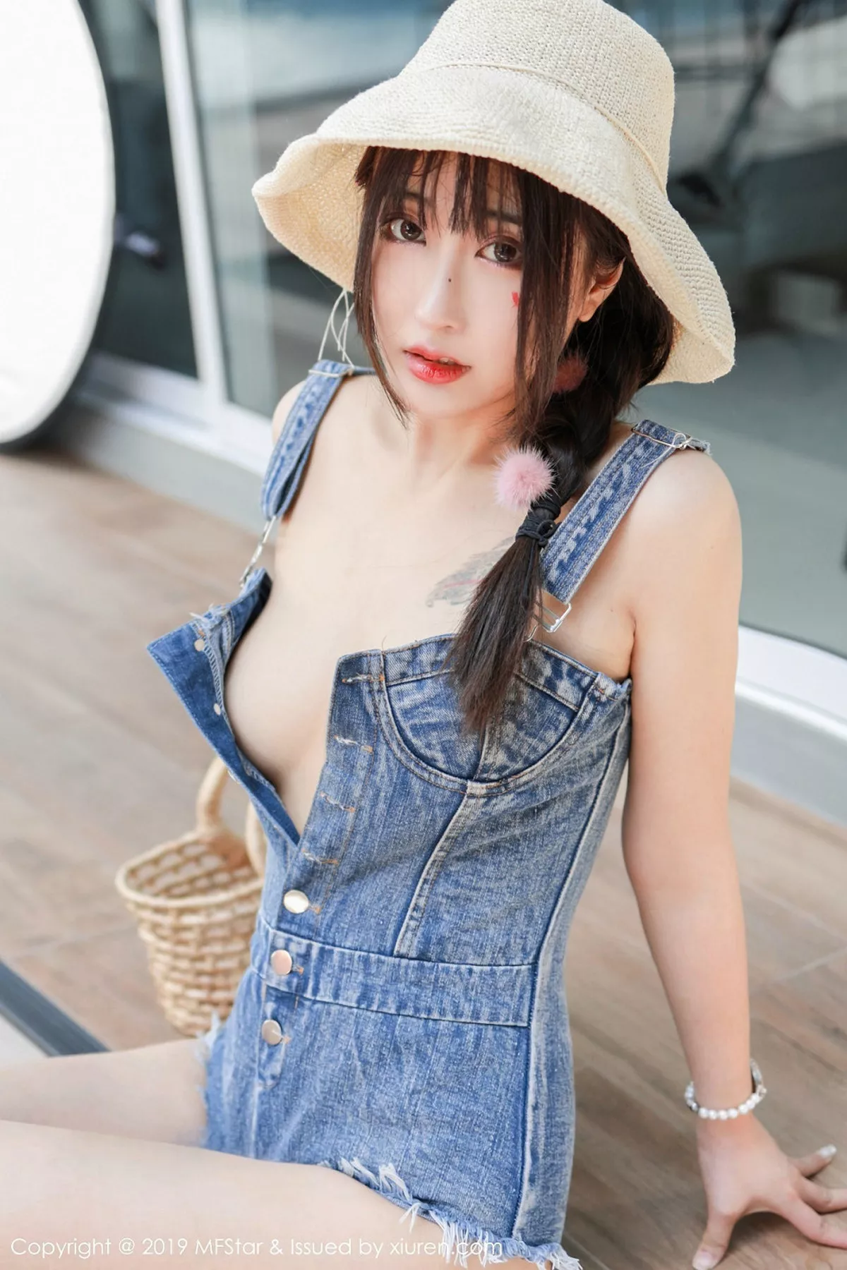 秀人集.com_[MFStar模范学院]Vol.228_嫩模Betty林子欣日本旅拍牛仔连体衣真空露豪乳诱惑写真57P