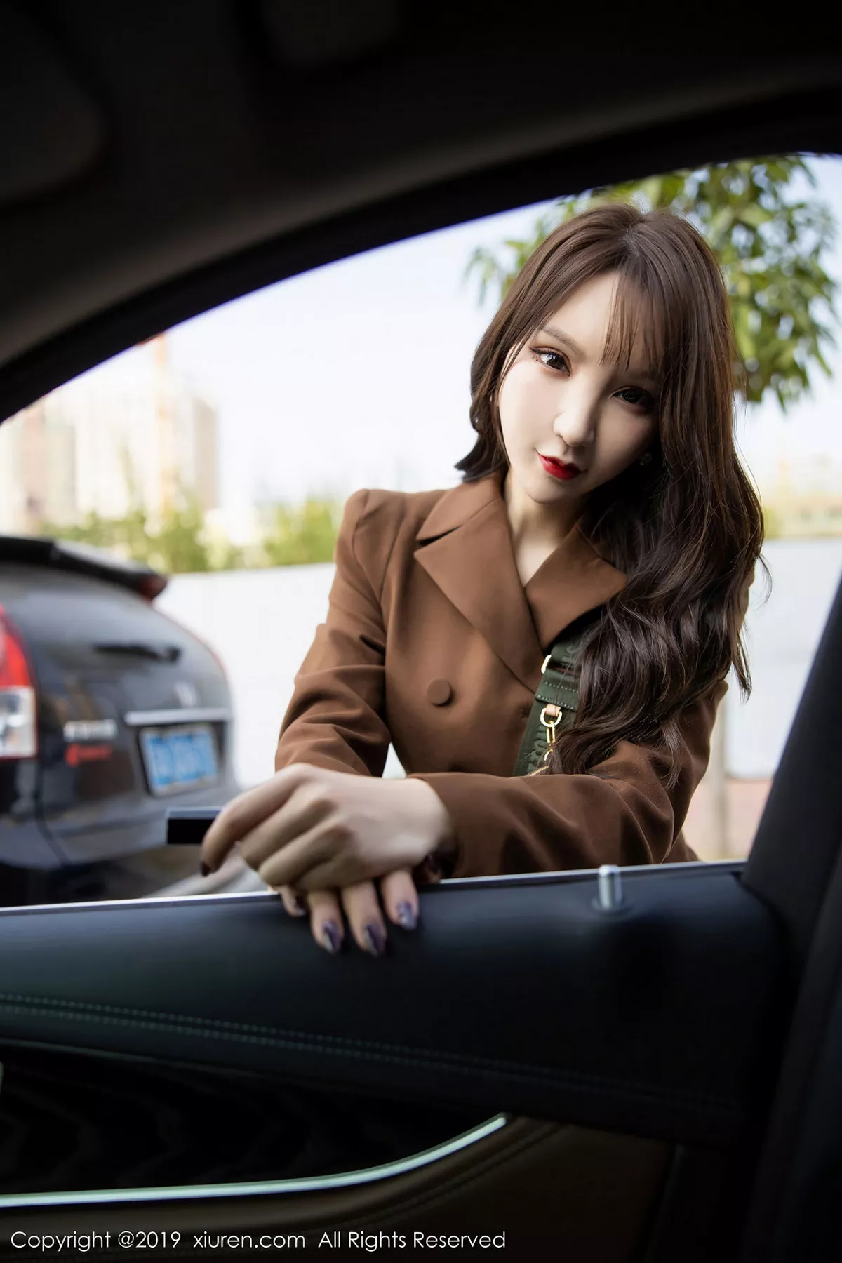 秀人集.com_[XiuRen秀人网]No.1869_女神周于希Sandy性感车拍系列蕾丝内衣秀白嫩肌肤诱惑写真82P