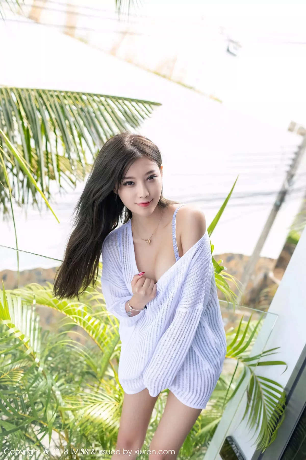 秀人集.com_[IMISS爱蜜社]Vol.311_甜美女神杨晨晨sugar泳池边性感红色比基尼湿身诱惑写真35P