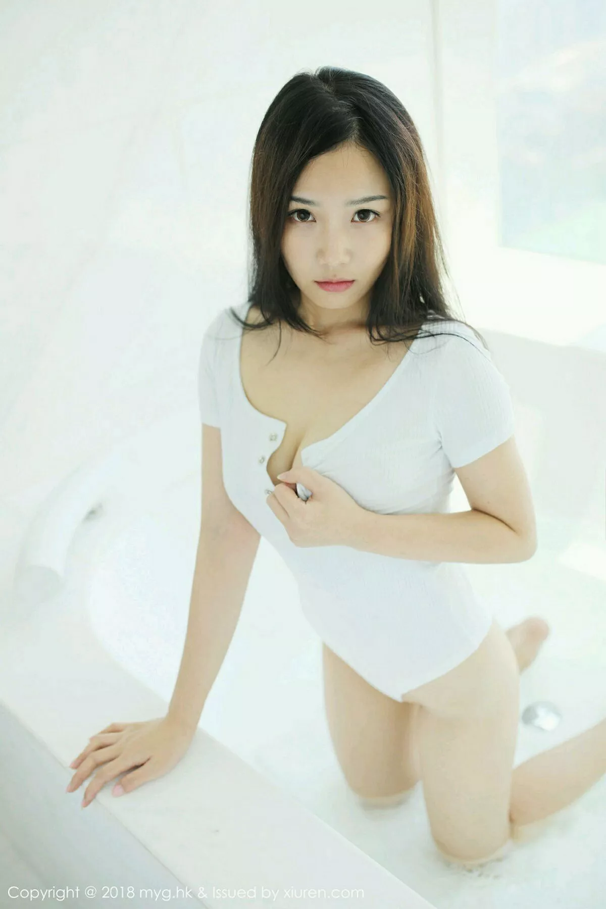 秀人集.com_[MyGirl美媛馆]Vol.325_女神徐微微mia私房全裸人体艺术花瓣遮点火辣诱惑写真77P