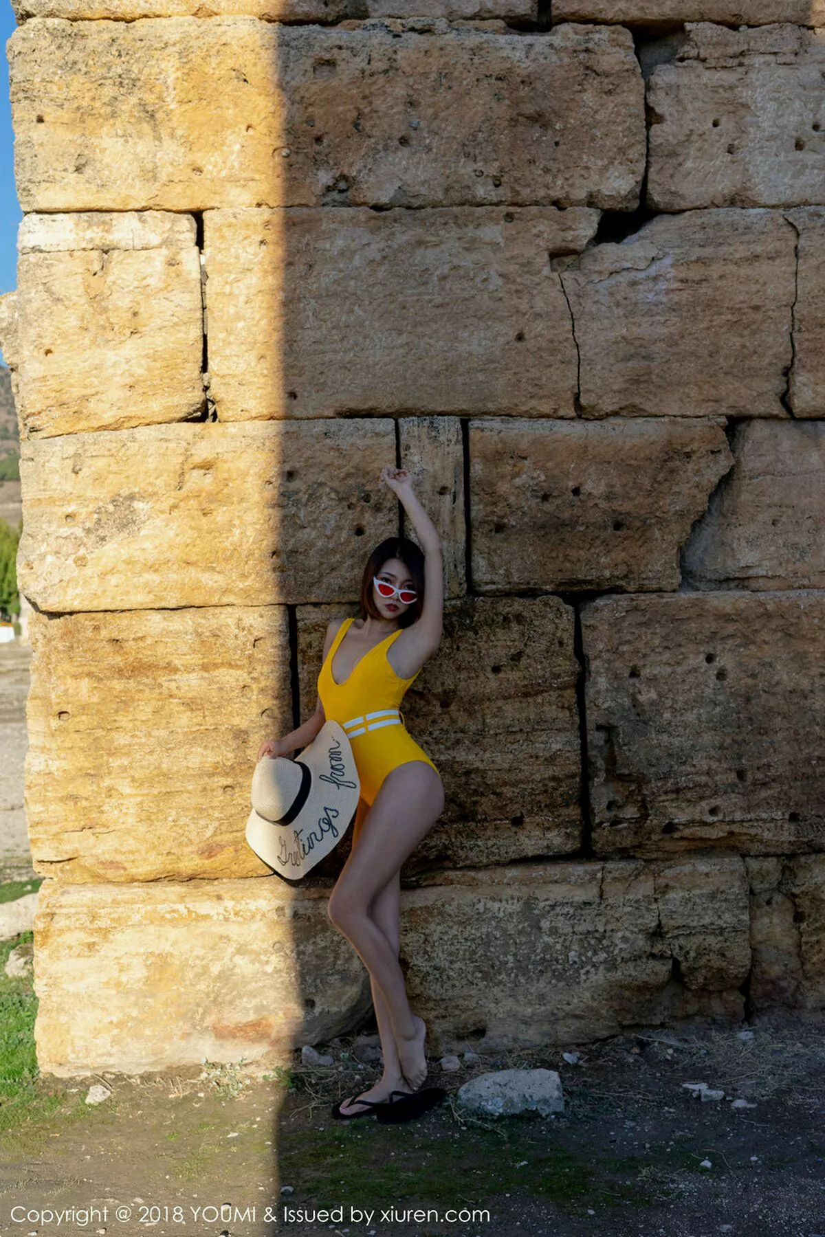 秀人集.com_[YouMi尤蜜荟]Vol.243_女神冯木木LRIS私房狗爬式半脱内裤秀翘臀屁沟惹火诱惑写真46P