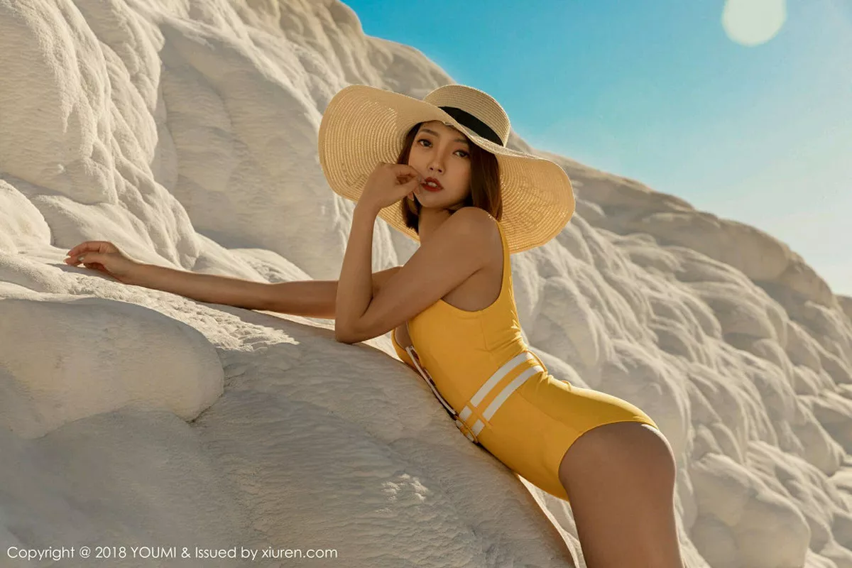 秀人集.com_[YouMi尤蜜荟]Vol.243_女神冯木木LRIS私房狗爬式半脱内裤秀翘臀屁沟惹火诱惑写真46P